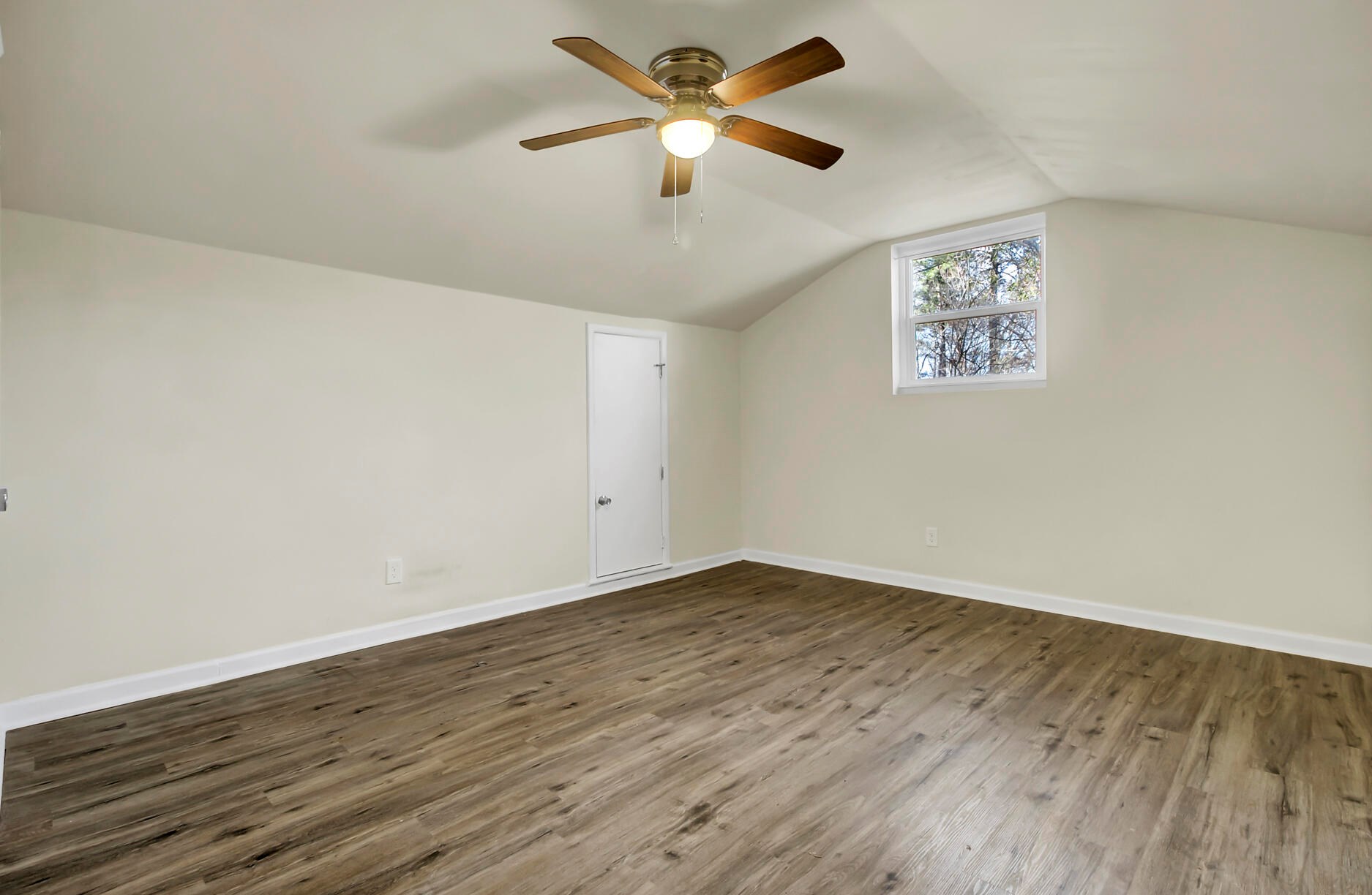 202 Pointer Dr, Summerville SC  29485-5126 exterior