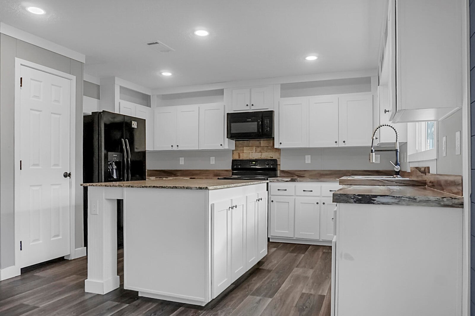 867 Fauling Rd, Alvin SC  29479-3532 exterior