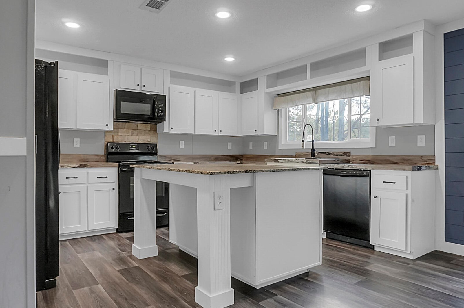 867 Fauling Rd, Alvin SC  29479-3532 exterior