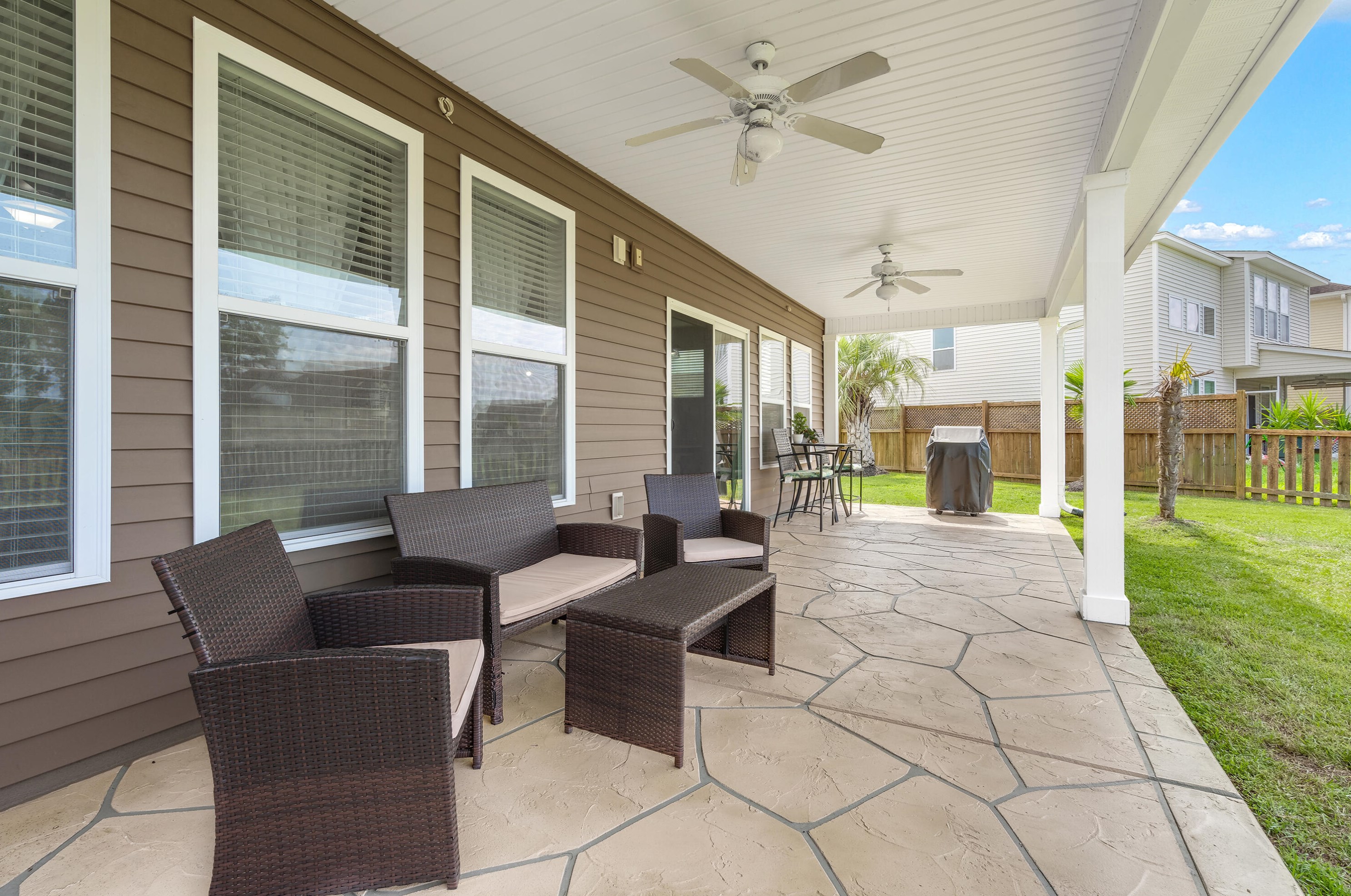357 Fox Ridge Ln, Moncks Corner SC  29461-6719 exterior