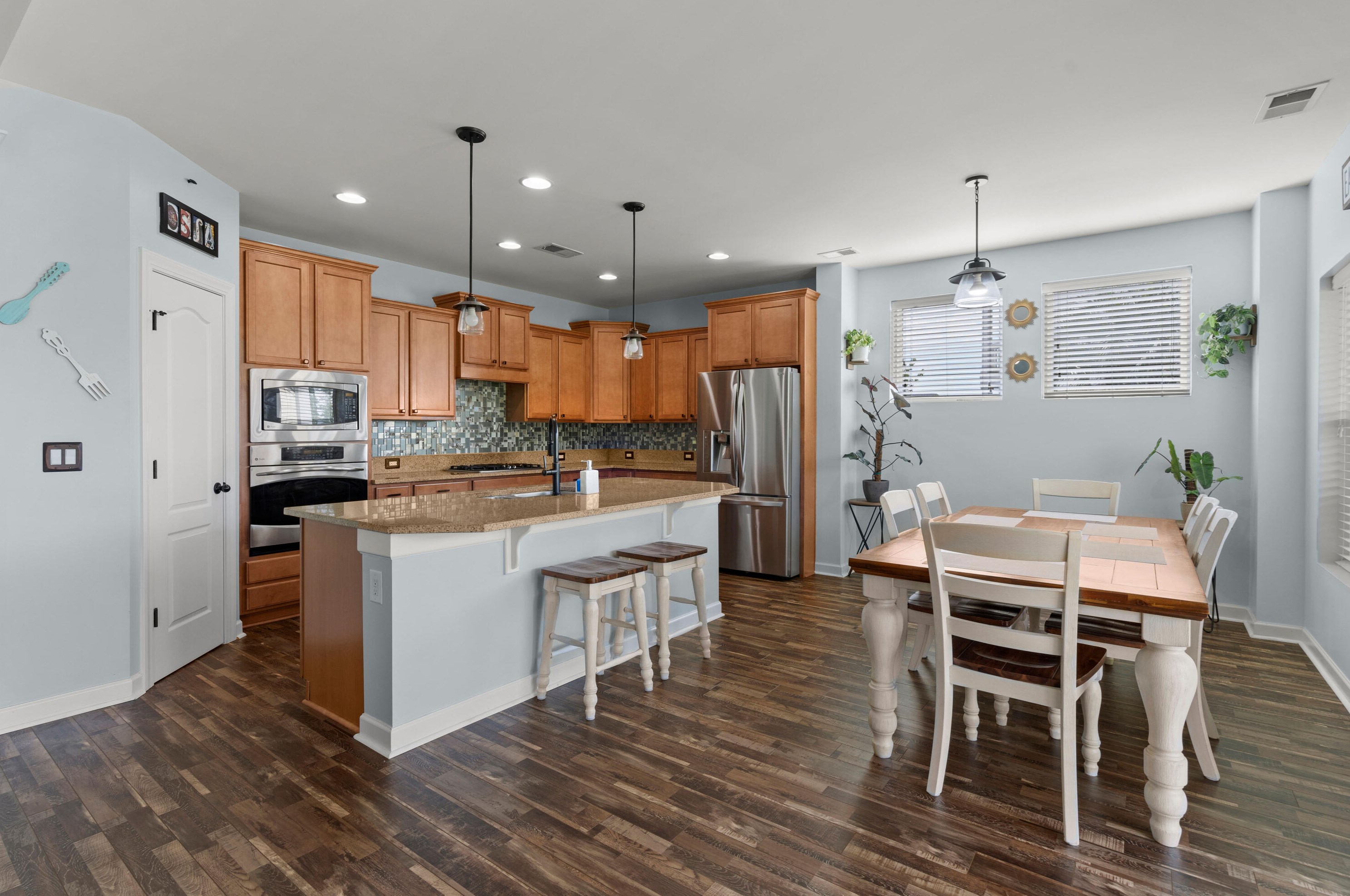 357 Fox Ridge Ln, Moncks Corner SC  29461-6719 exterior