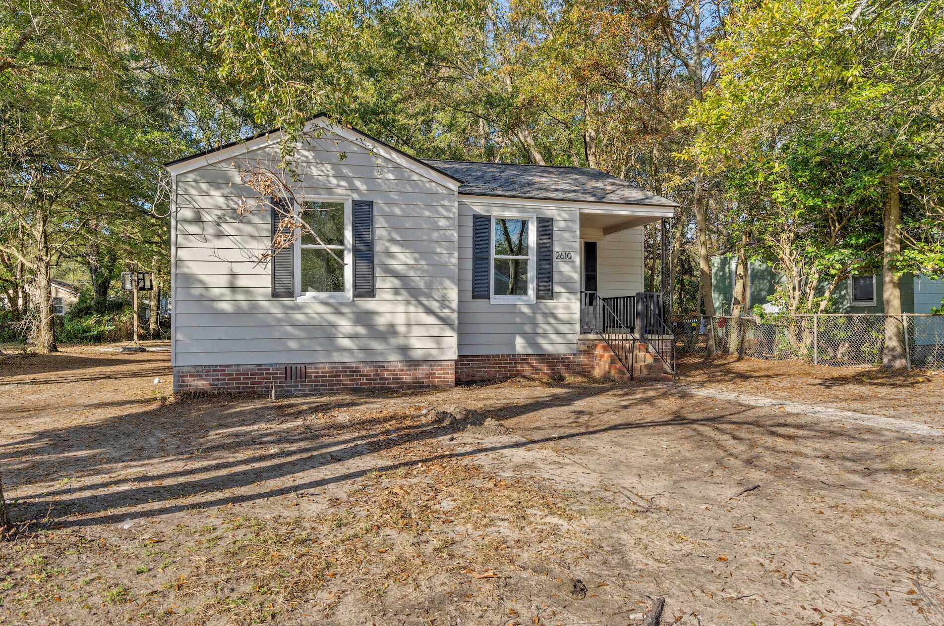 2610 Madden Dr, Charleston, SC 29405-5529