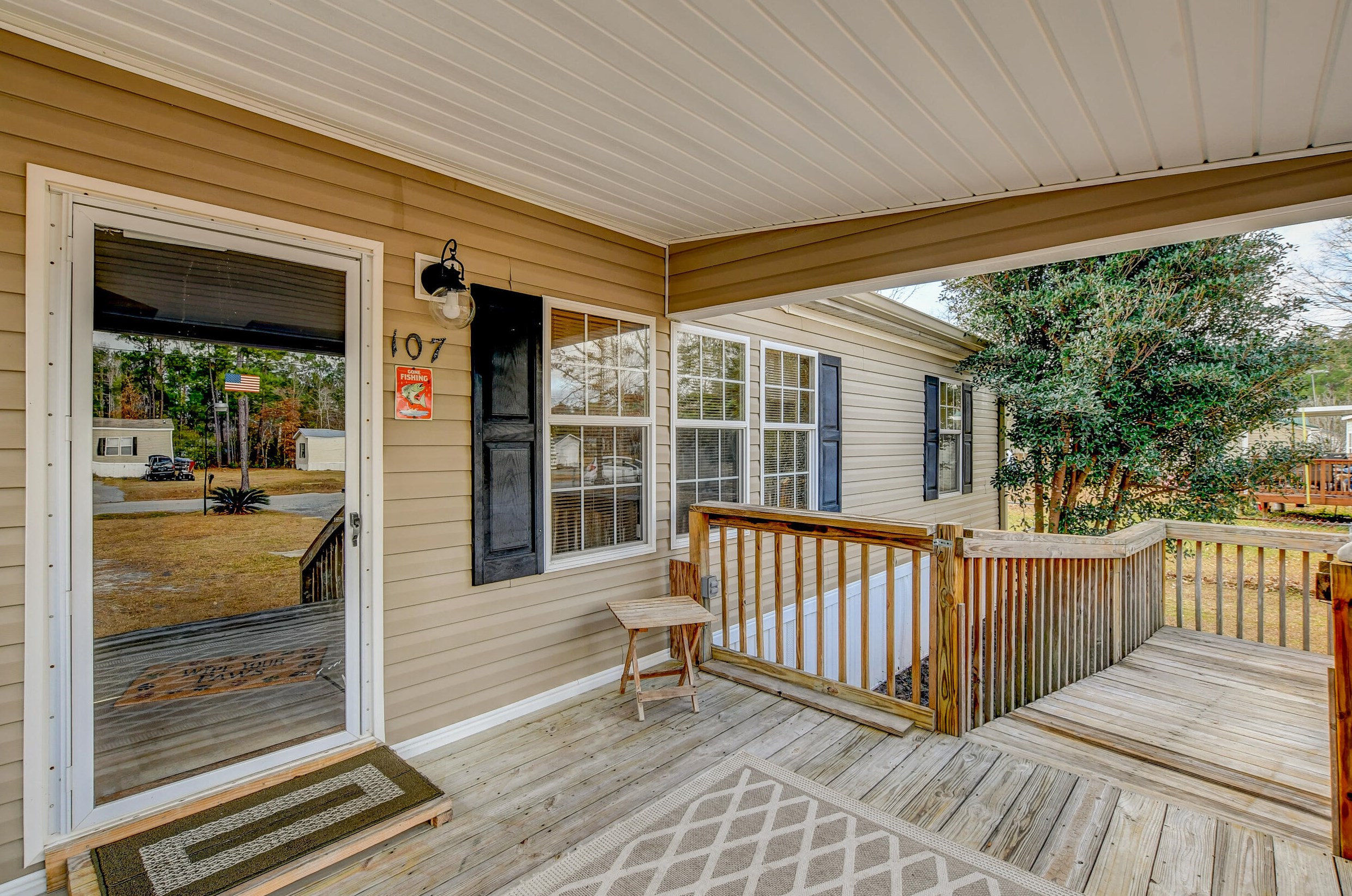 107 Albacore Rd, Bonneau, SC 29431