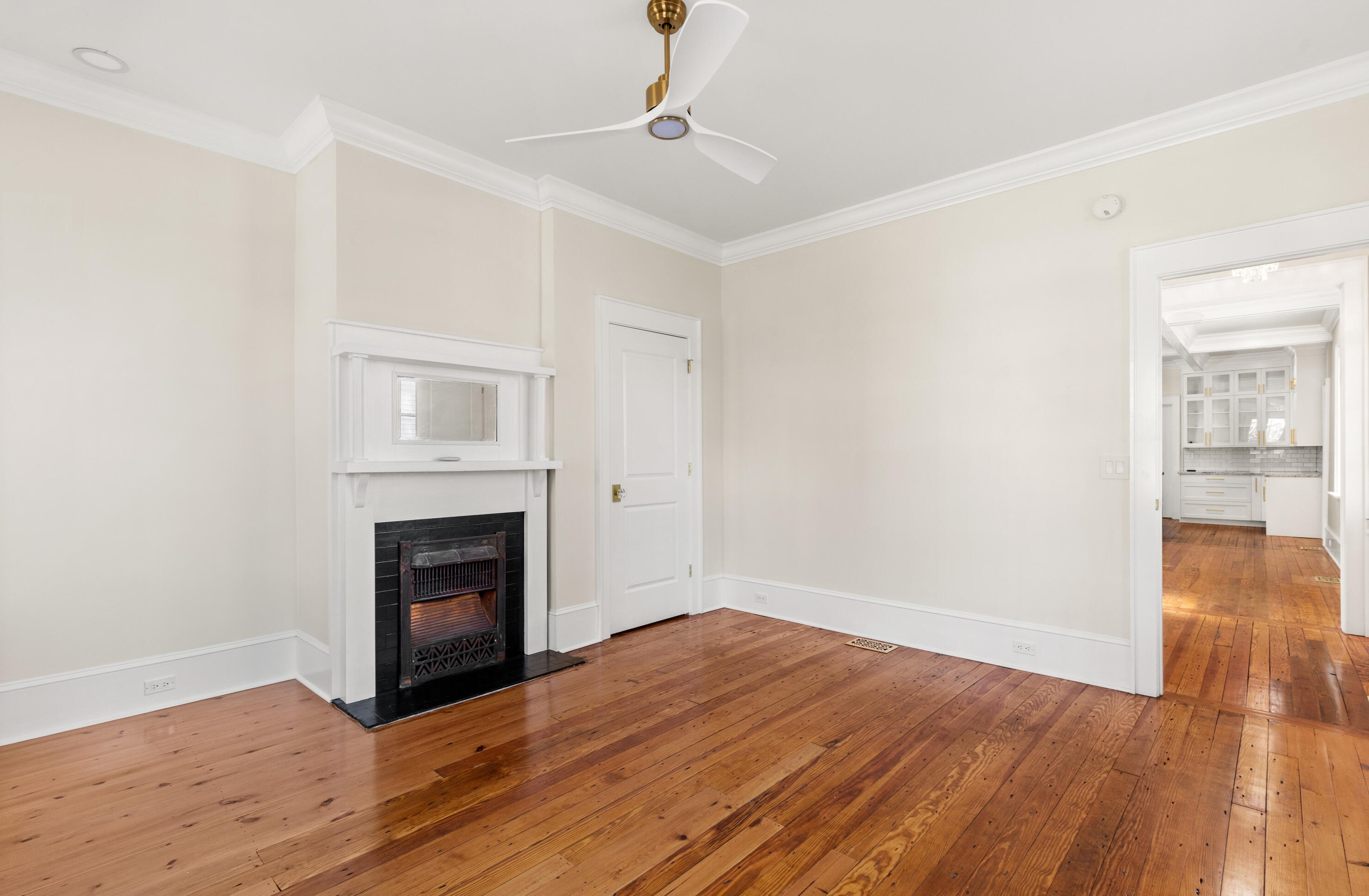 327 Sumter St, Charleston SC  29403-4612 exterior