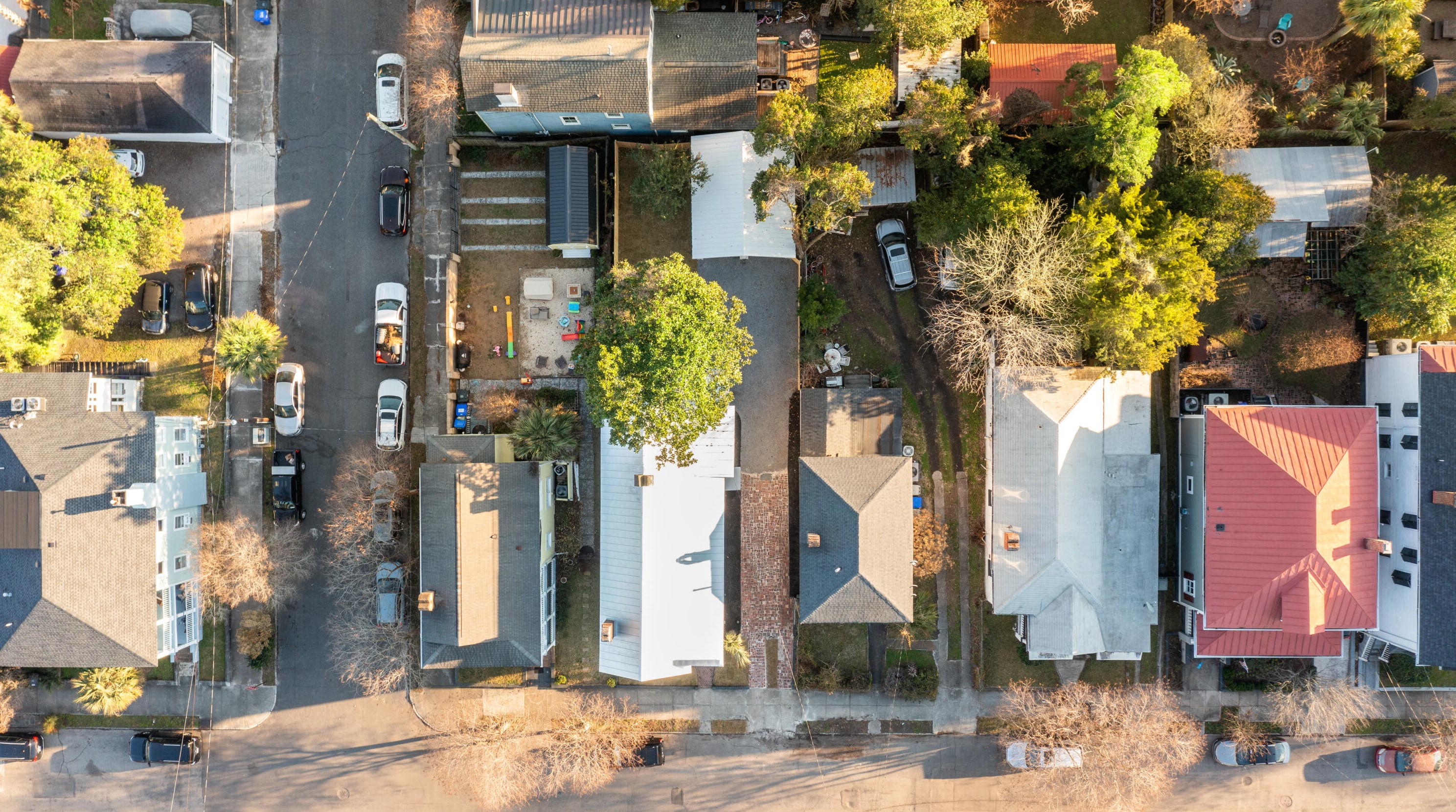 327 Sumter St, Charleston SC  29403-4612 exterior