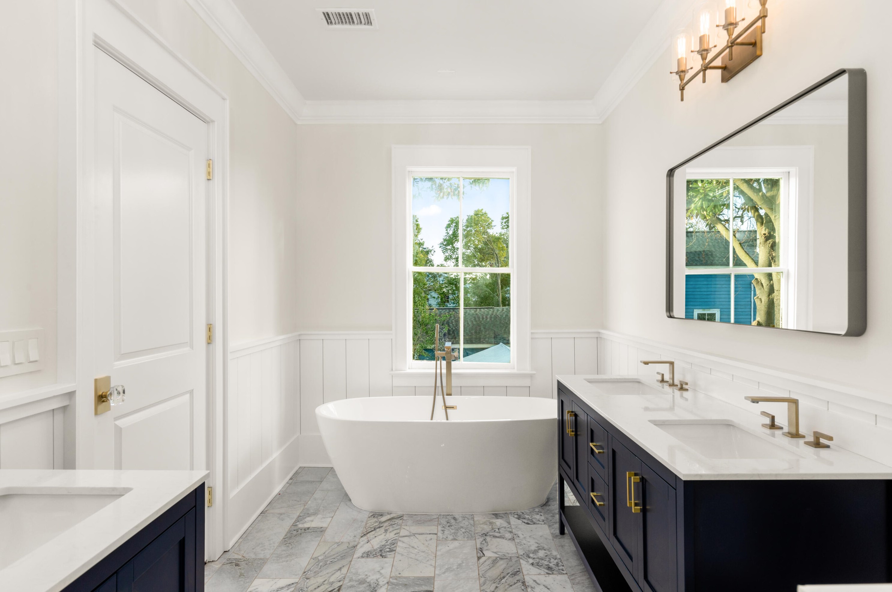 327 Sumter St, Charleston SC  29403-4612 exterior