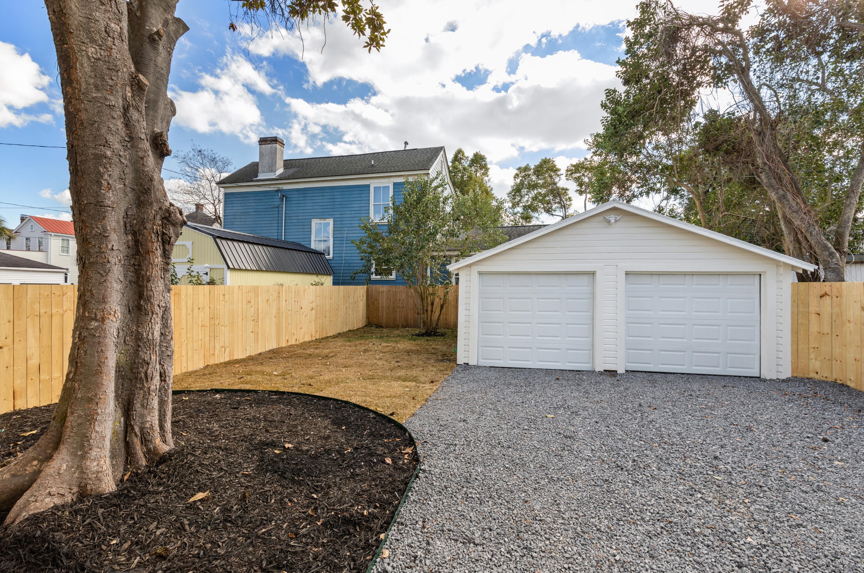 327 Sumter St, Charleston SC  29403-4612 exterior