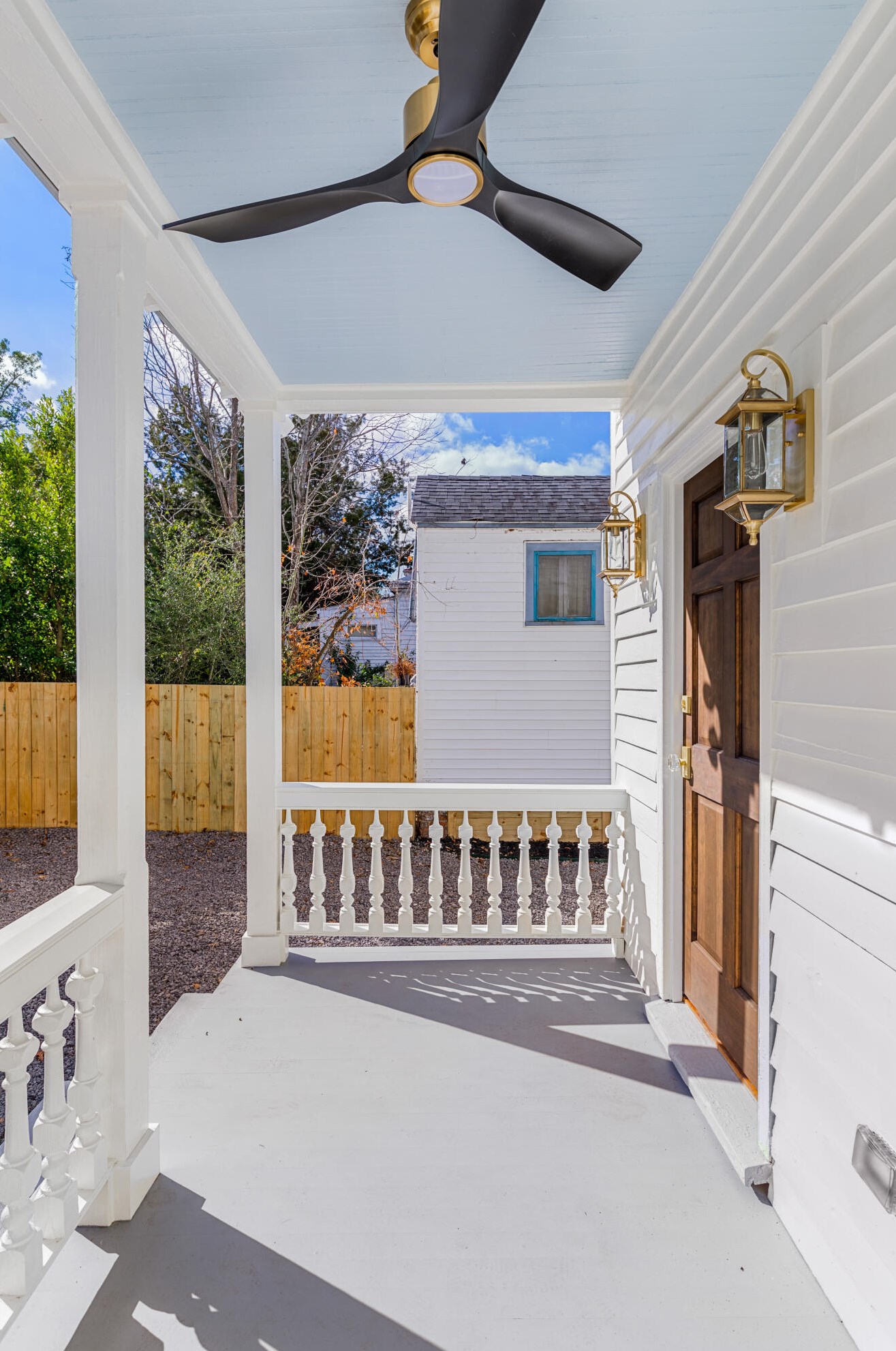 327 Sumter St, Charleston SC  29403-4612 exterior