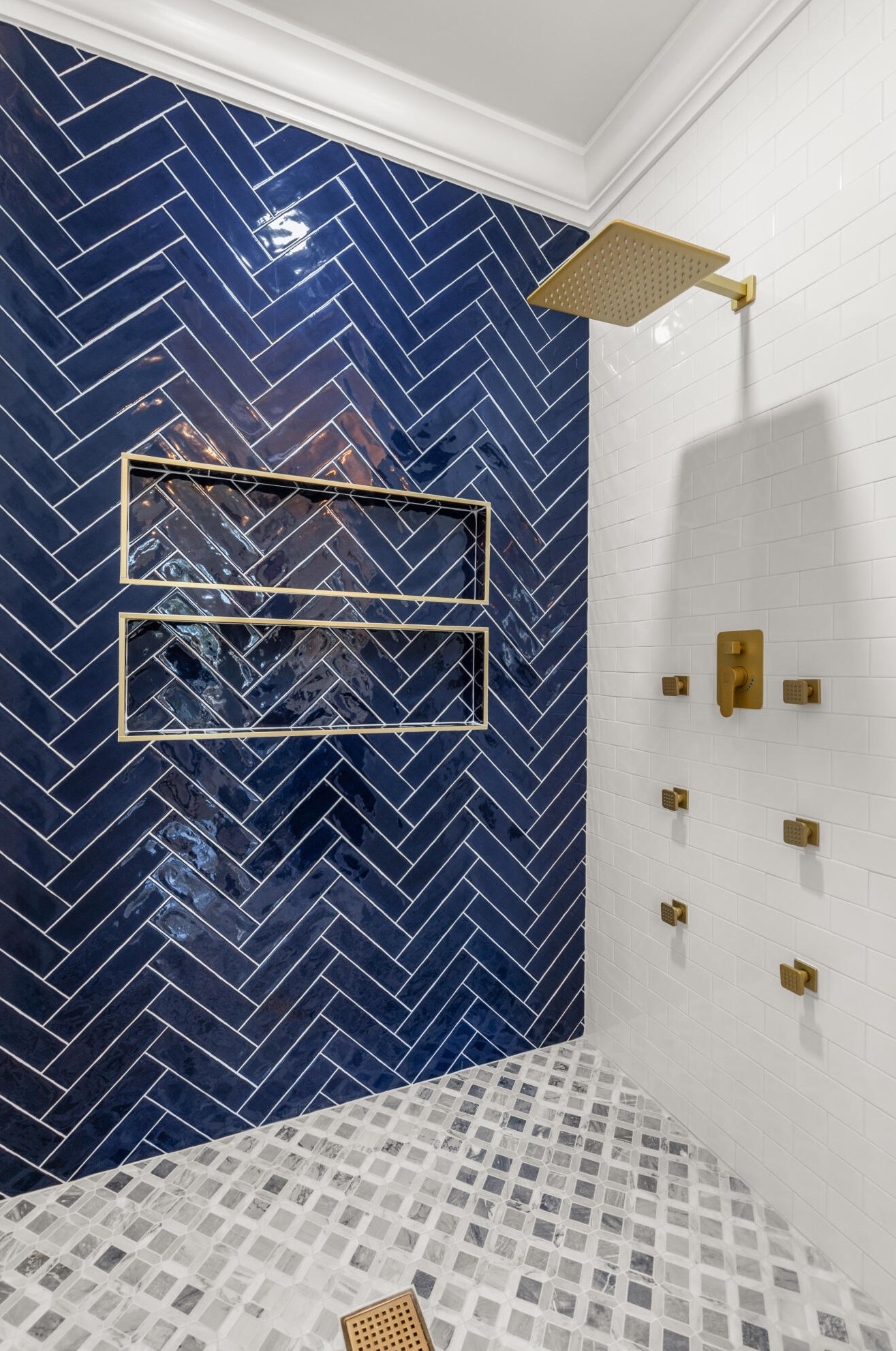 327 Sumter St, Charleston SC  29403-4612 exterior