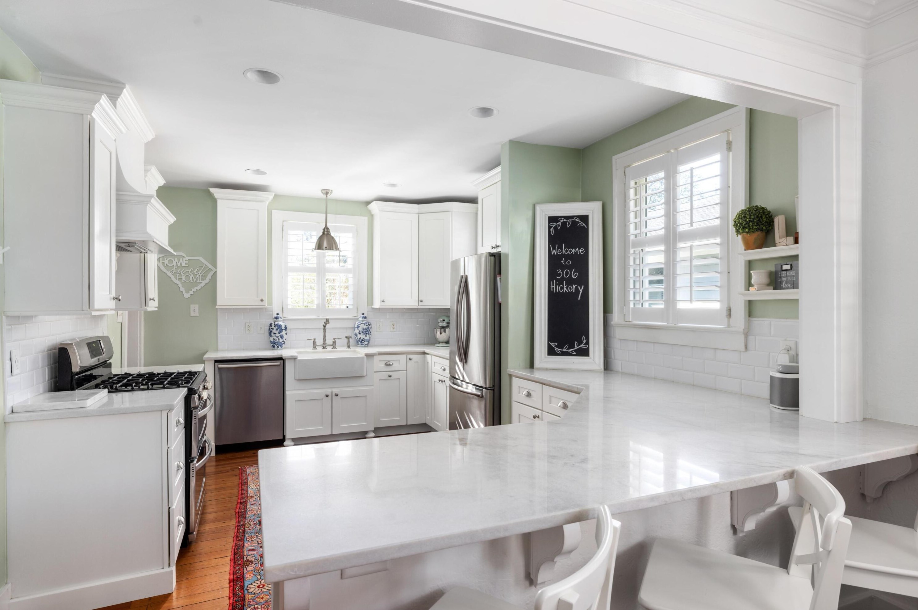 306 Hickory St, Charleston, SC 29407-6757