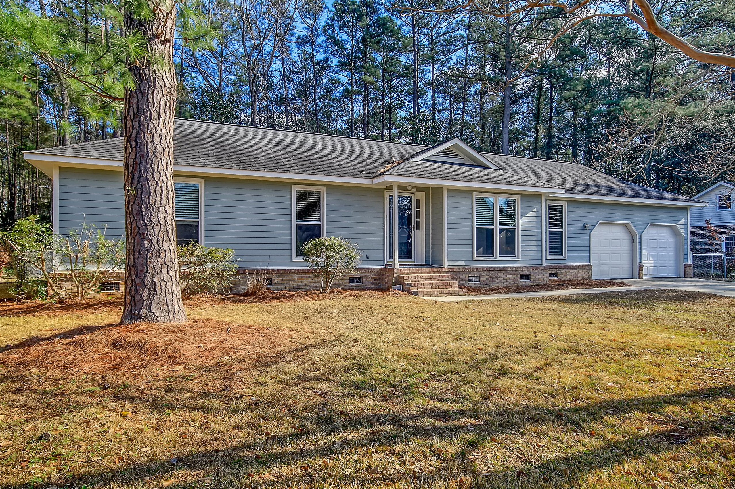114 Sandtrap Rd, Summerville, SC 29483-2967