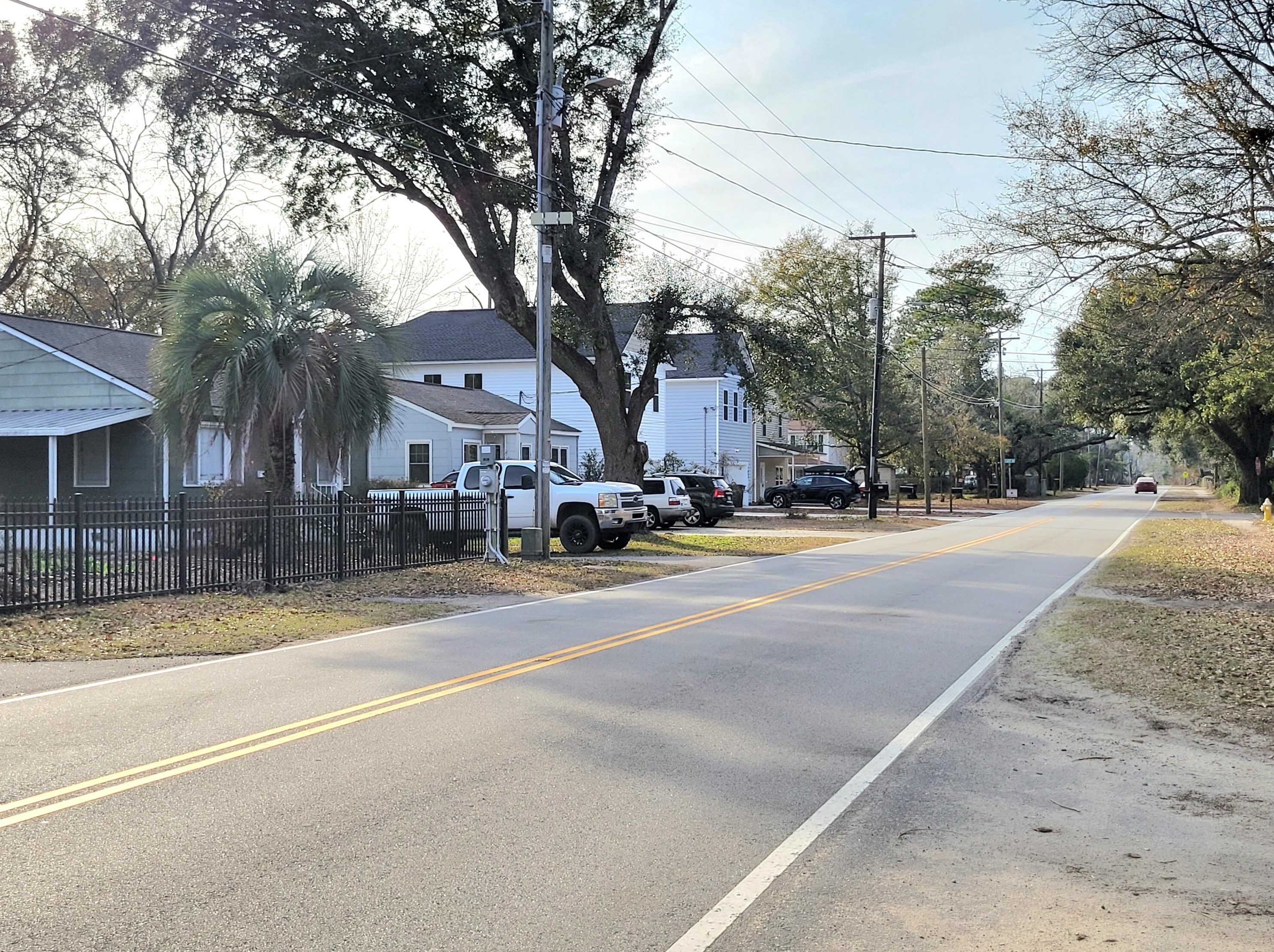 1640 Sumner Ave, Charleston SC 29406-3841 exterior