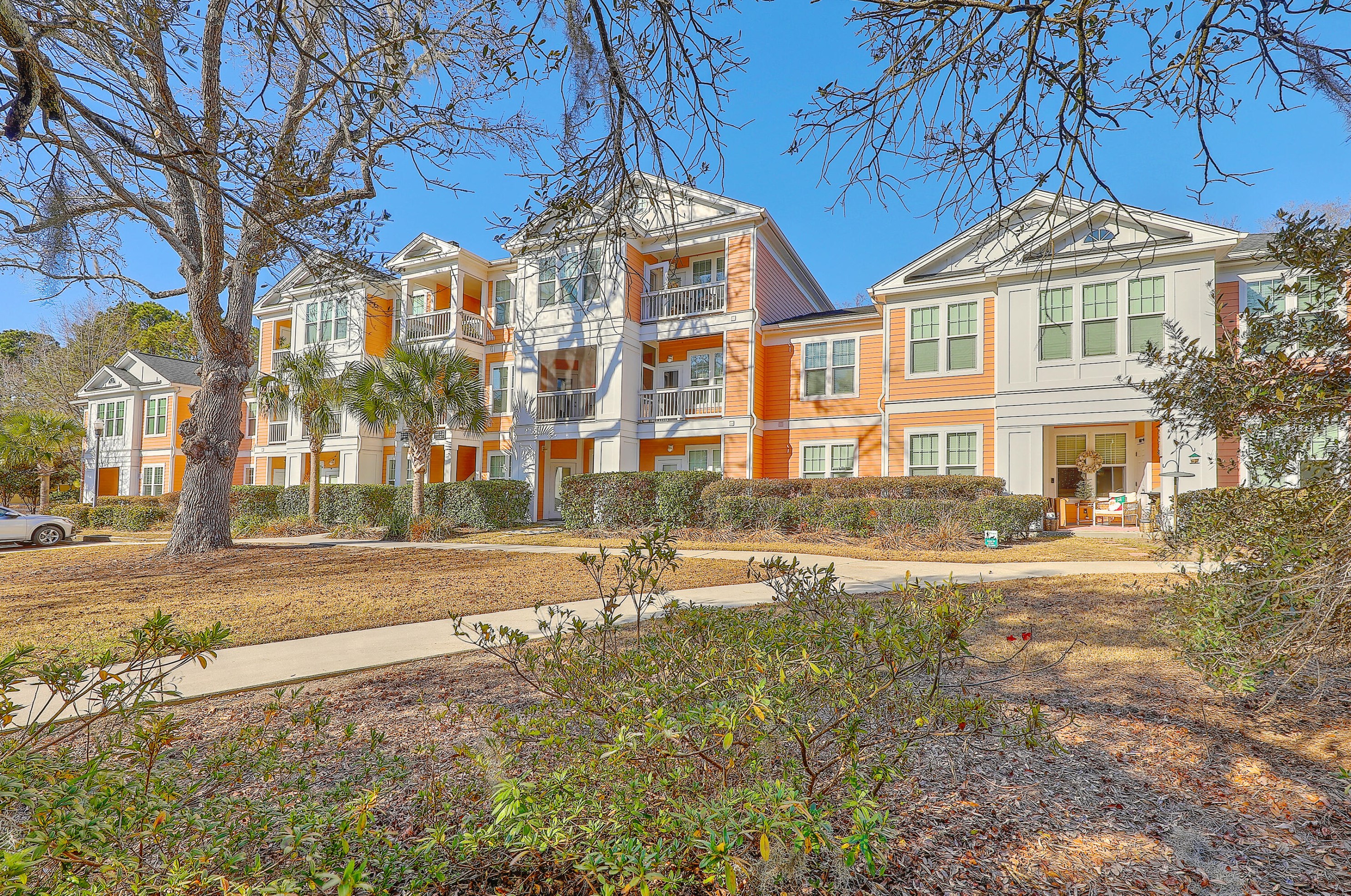 2211 Chatelain Way, Mount Pleasant, SC 29464