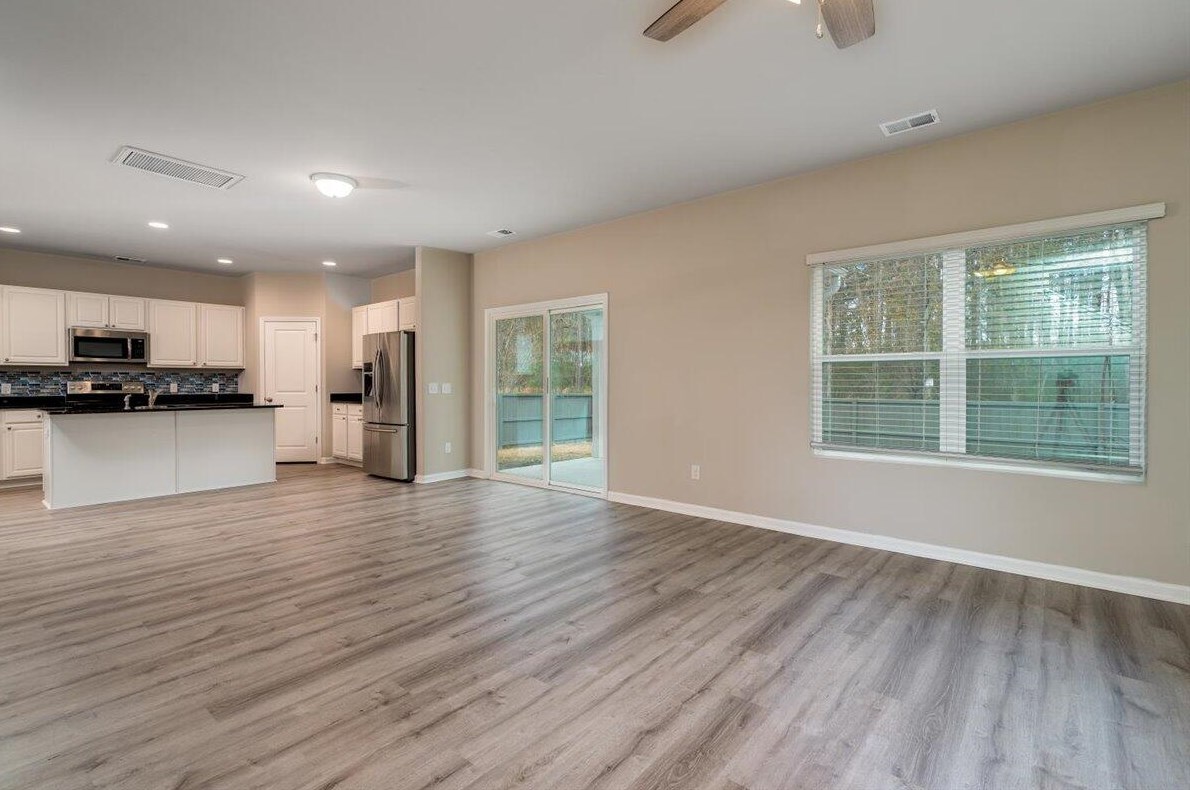 186 Hyrne Dr, Charleston SC  29445-7331 exterior