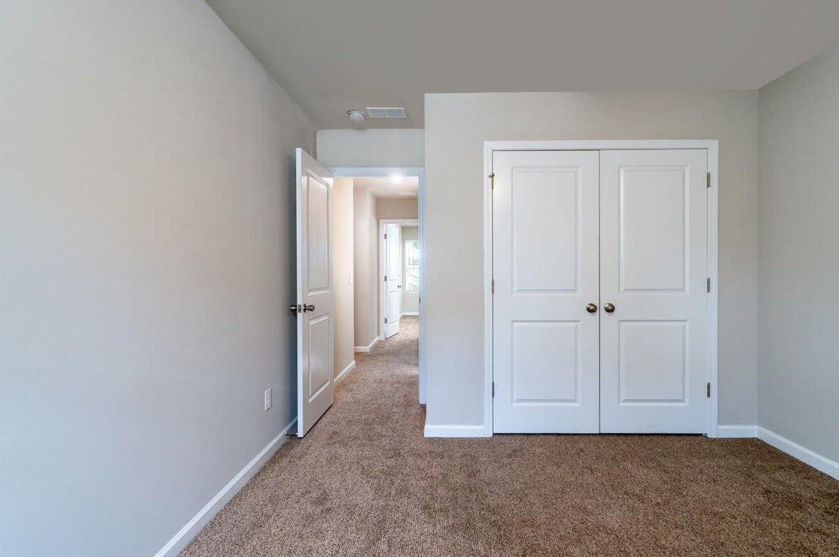 186 Hyrne Dr, Charleston SC  29445-7331 exterior