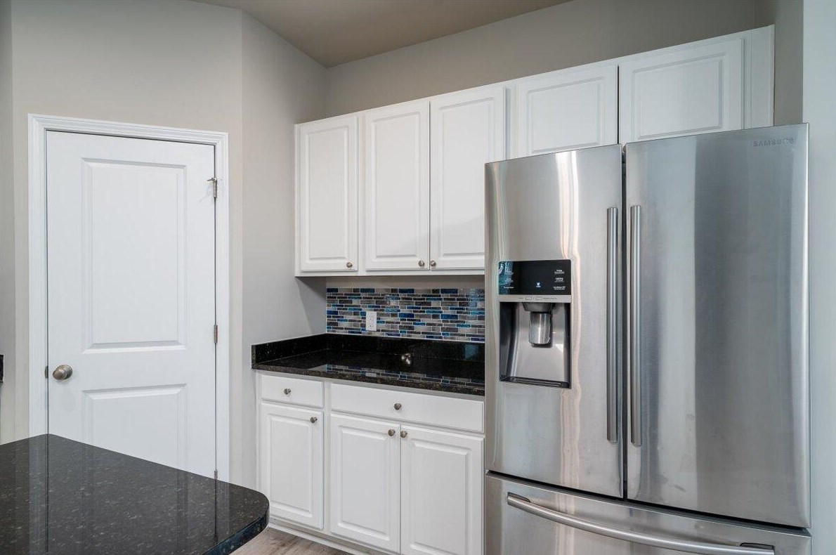 186 Hyrne Dr, Charleston SC  29445-7331 exterior