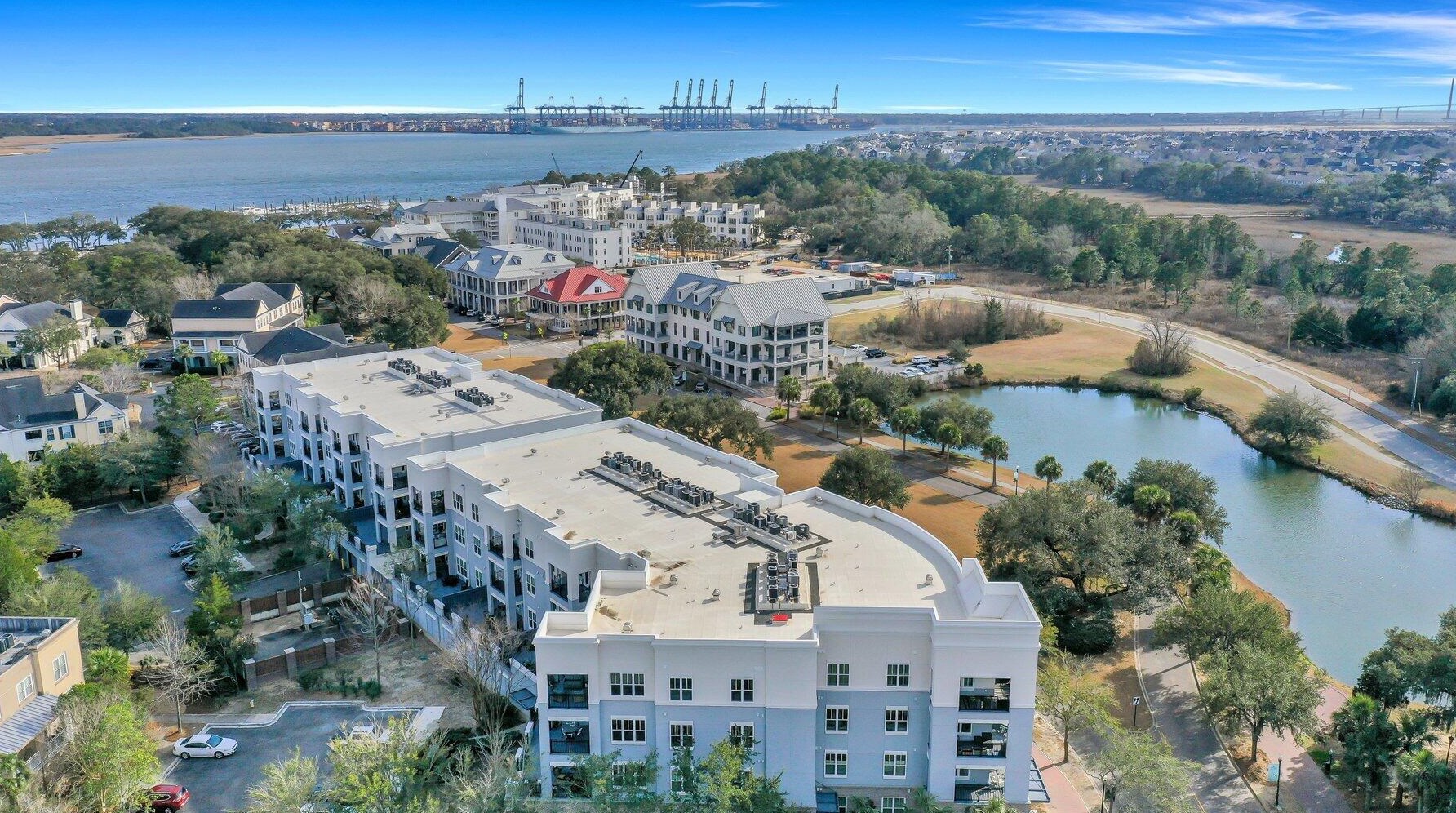 200 River Landing Dr, Charleston SC  29492-8282 exterior