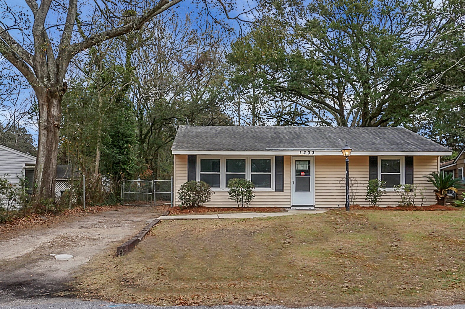 1203 Hawthorne Cir, Charleston, SC 29410-2608
