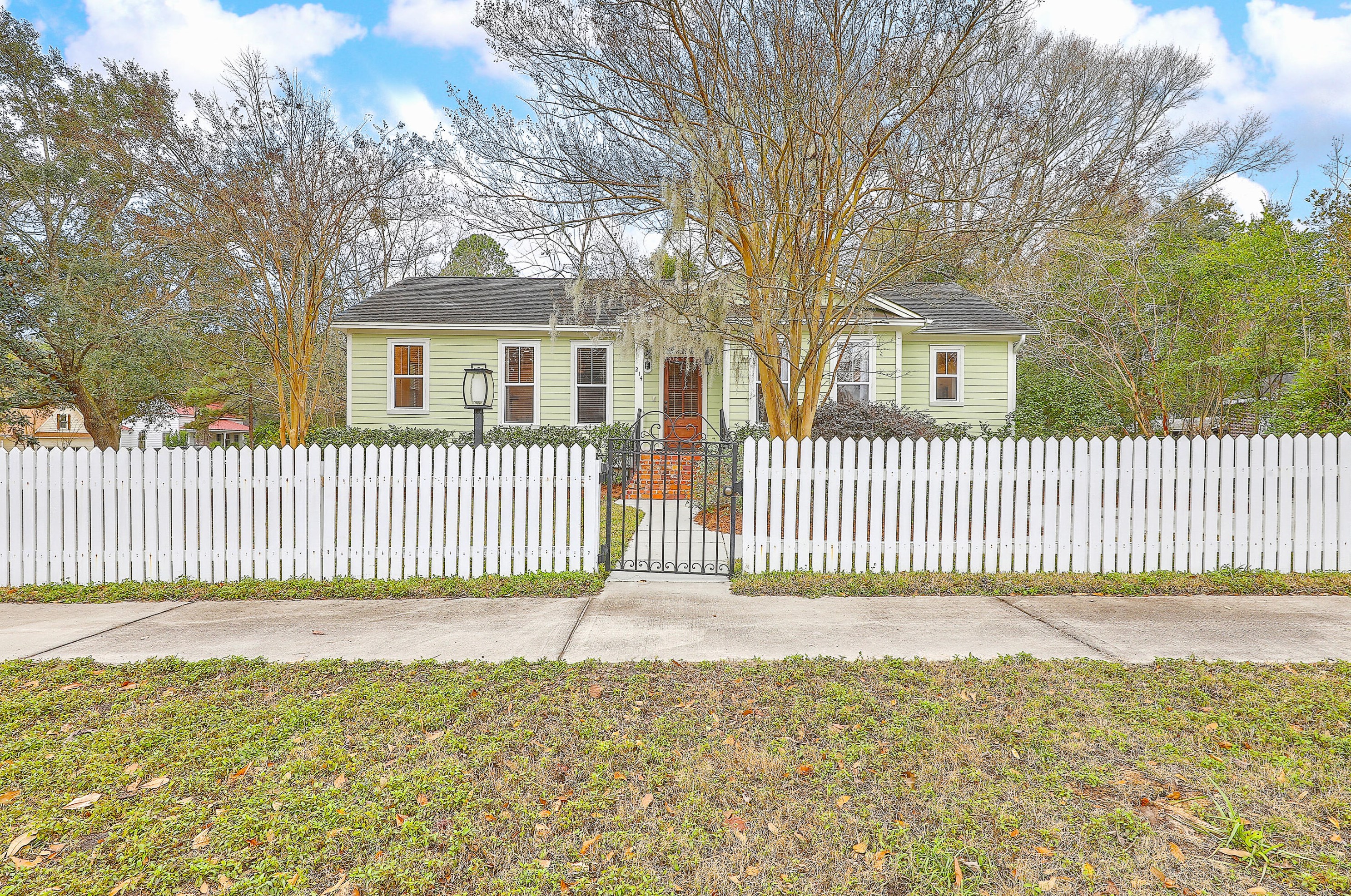 214 Richardson Ave, Summerville, SC 29483-6335