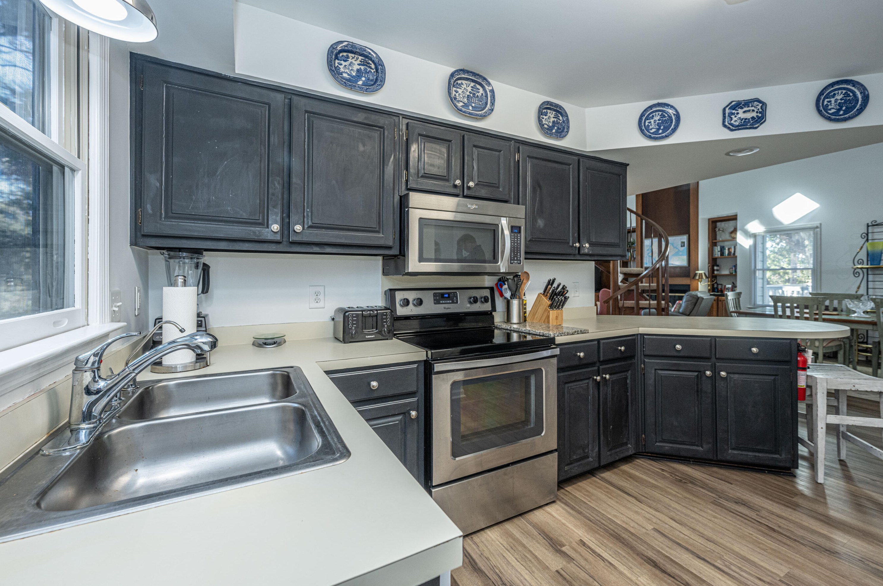 898 Fairway Dr, Edisto SC  29438-3647 exterior