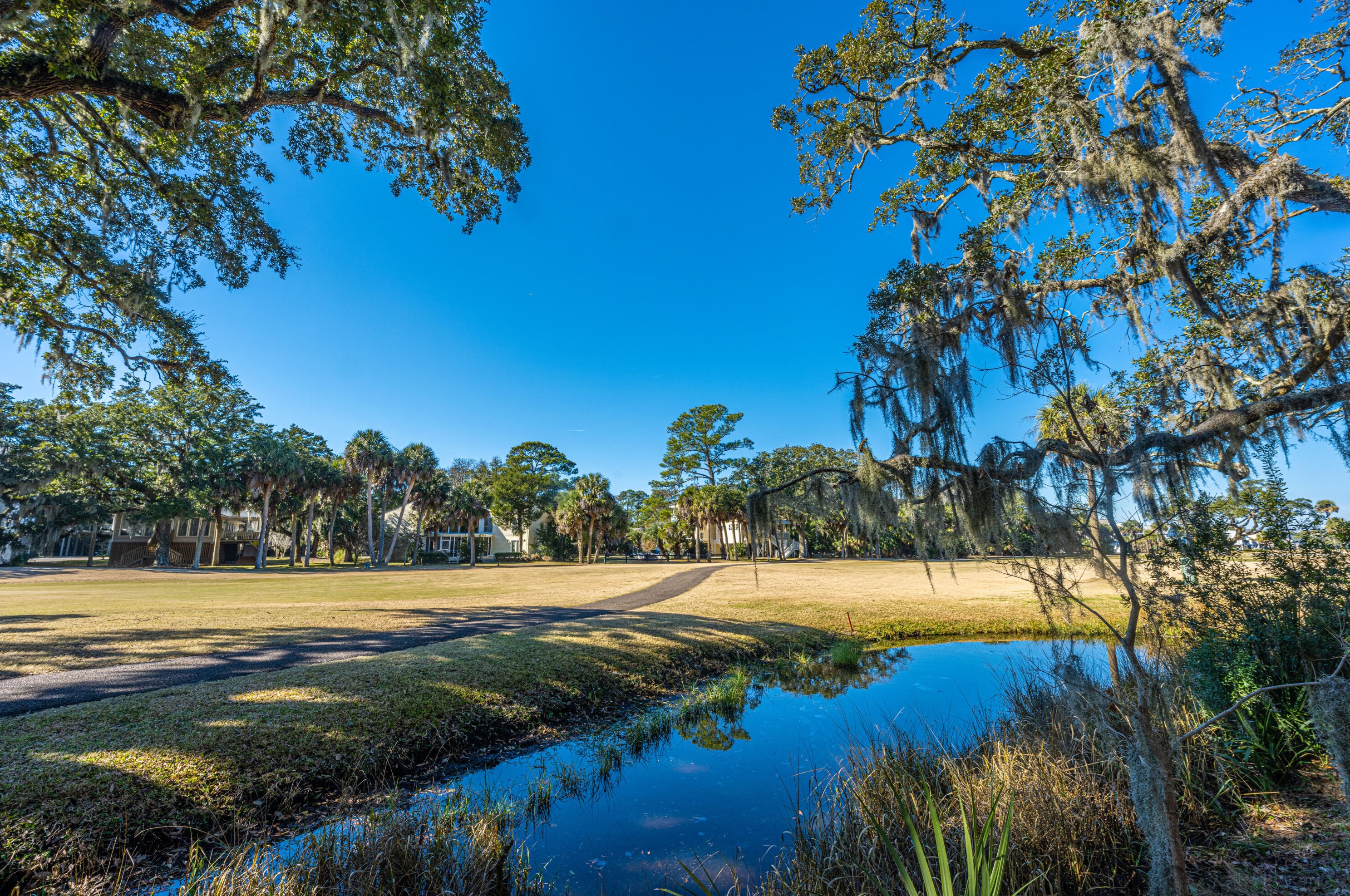 898 Fairway Dr, Edisto SC  29438-3647 exterior