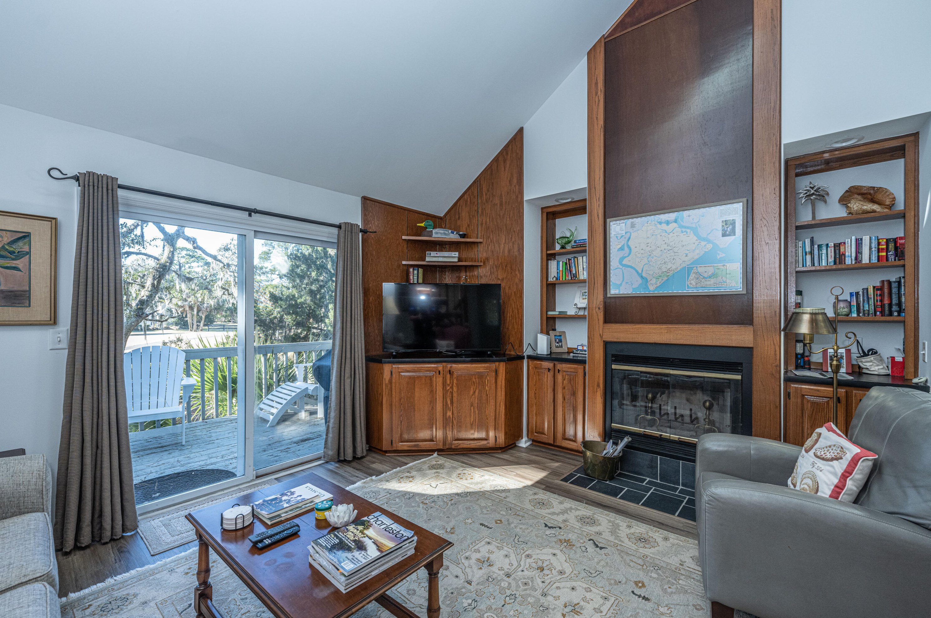 898 Fairway Dr, Edisto SC  29438-3647 exterior