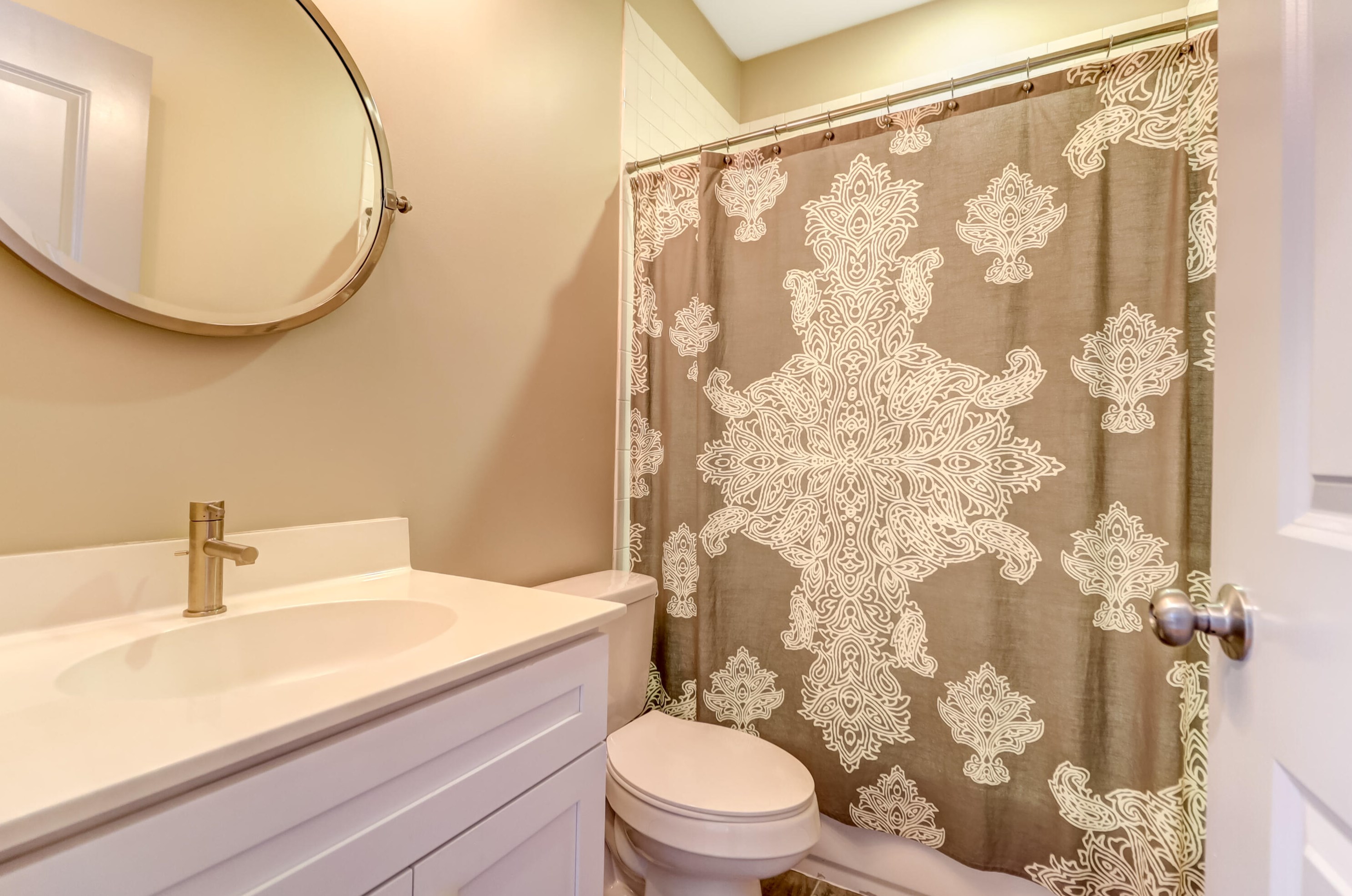 5304 Hartford Cir, Charleston SC  29405-4122 exterior