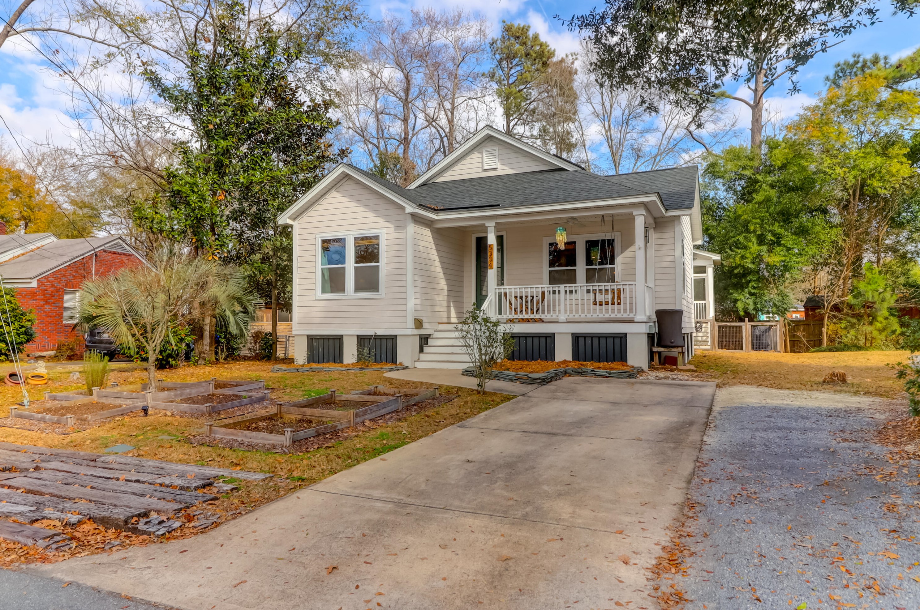 5304 Hartford Cir, Charleston SC  29405-4122 exterior