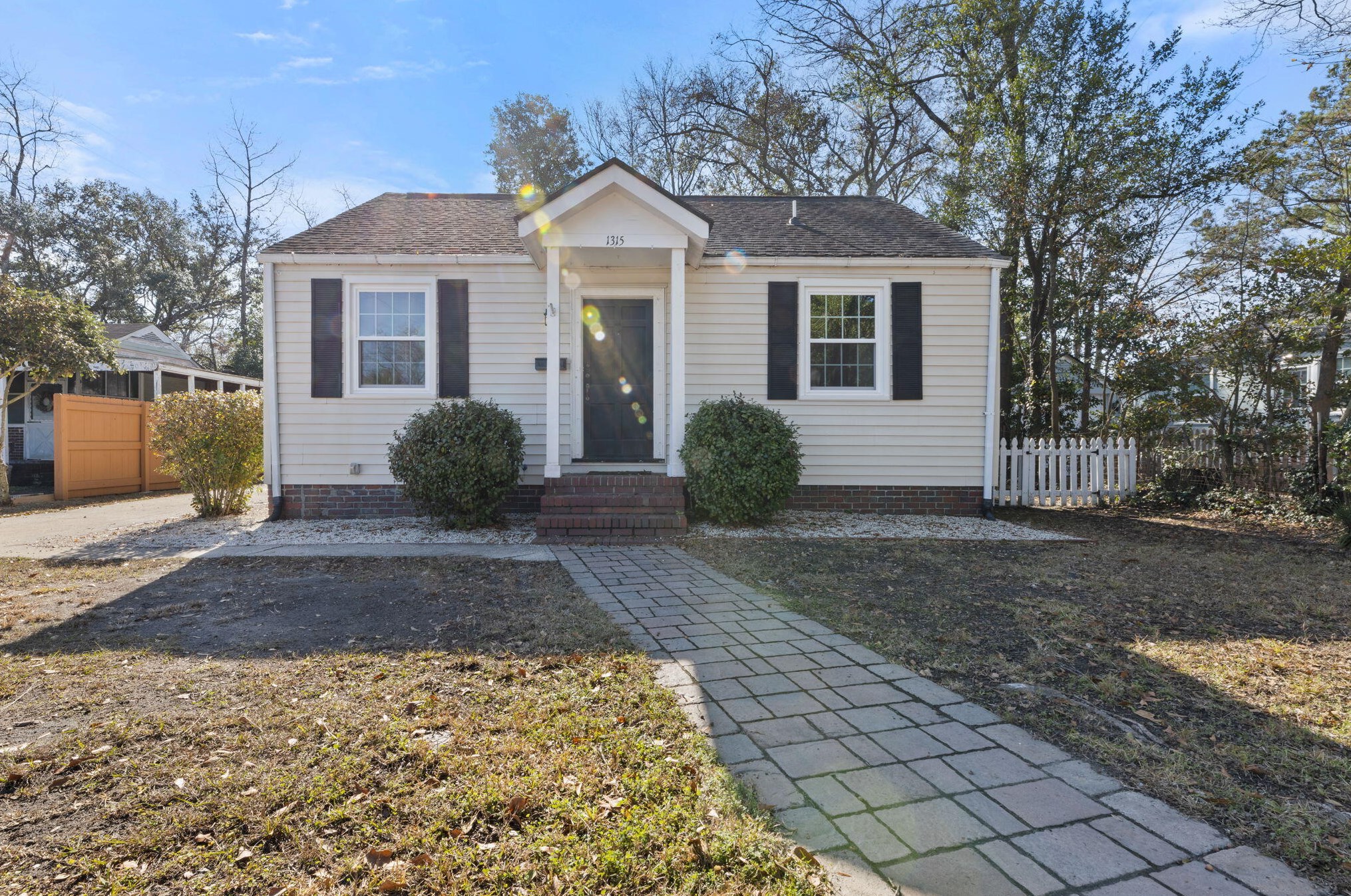 1315 E Montague Ave, Charleston, SC 29405