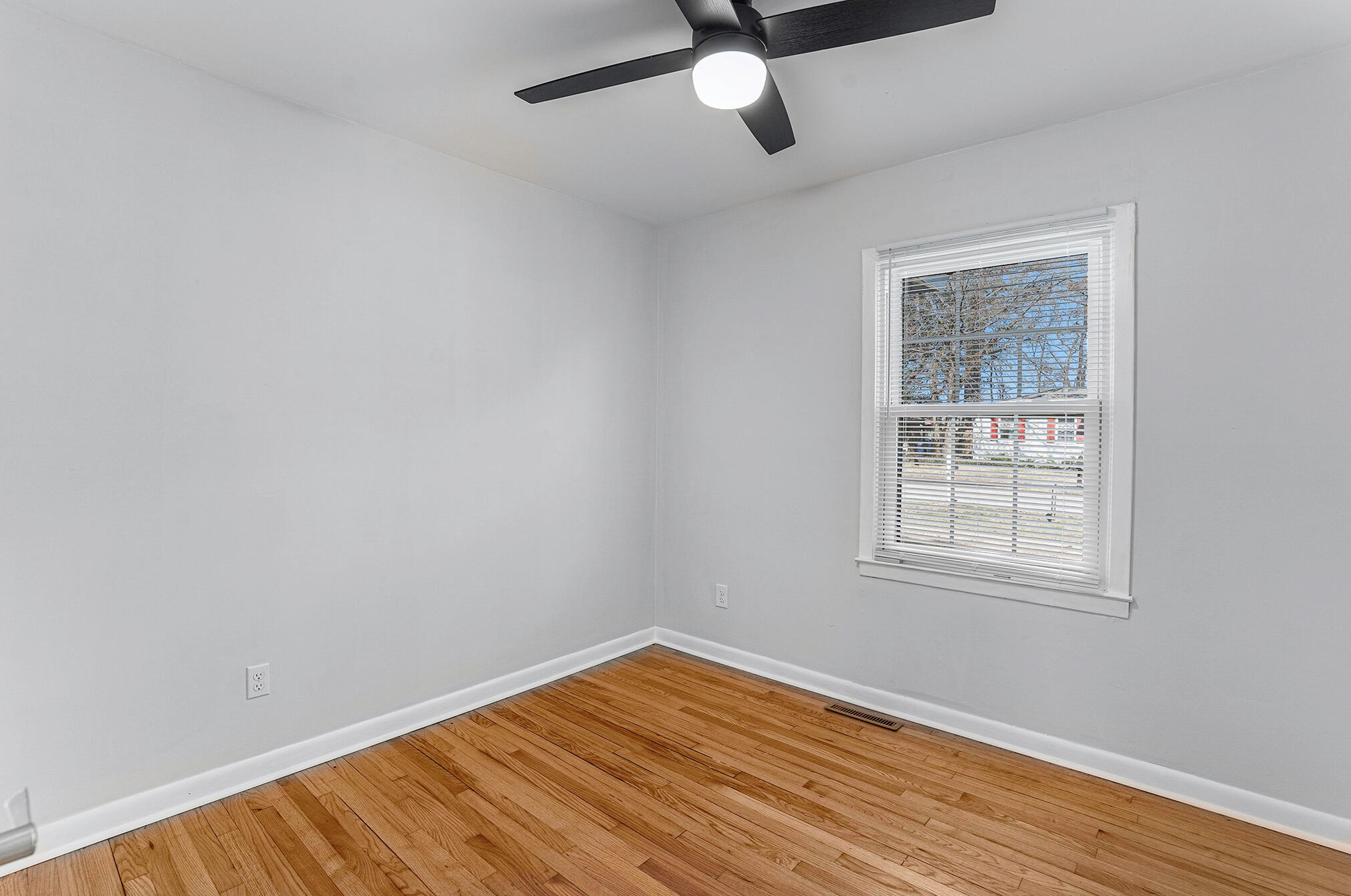 2471 Lantern St, Charleston SC  29414-4819 exterior