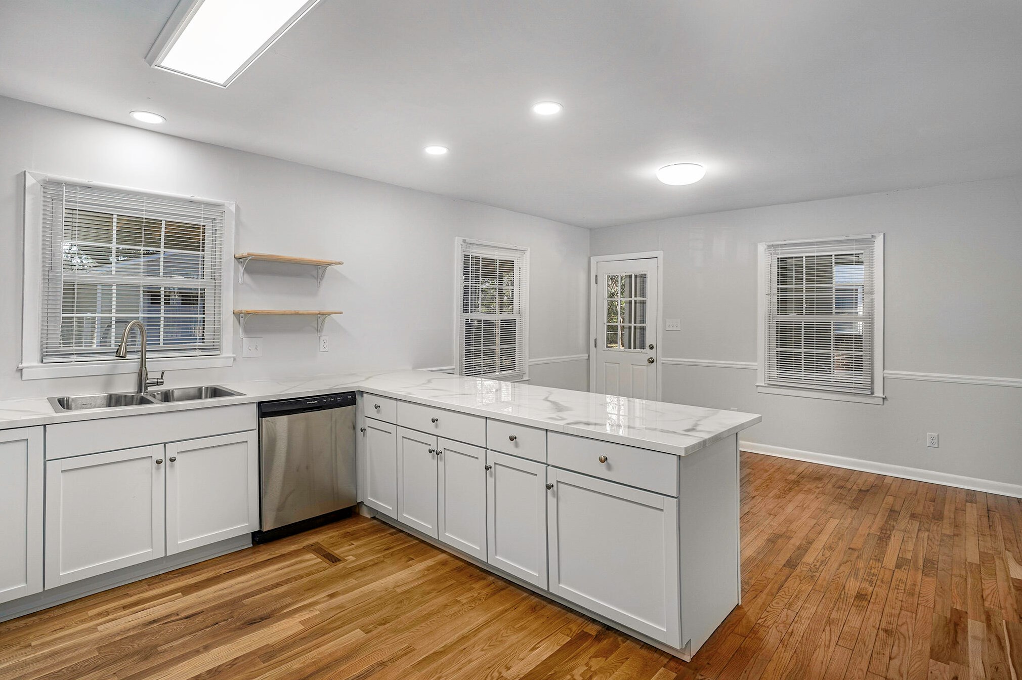 2471 Lantern St, Charleston SC  29414-4819 exterior