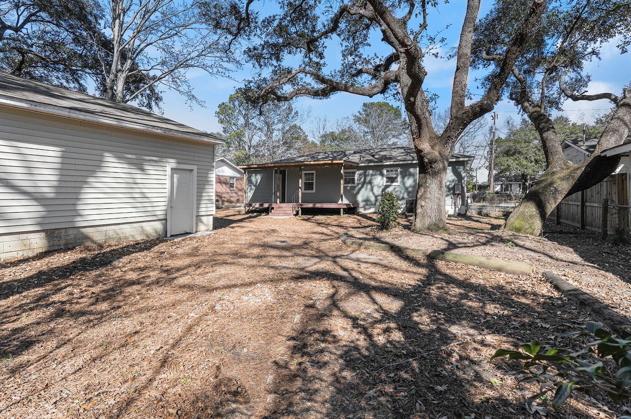 2471 Lantern St, Charleston SC  29414-4819 exterior