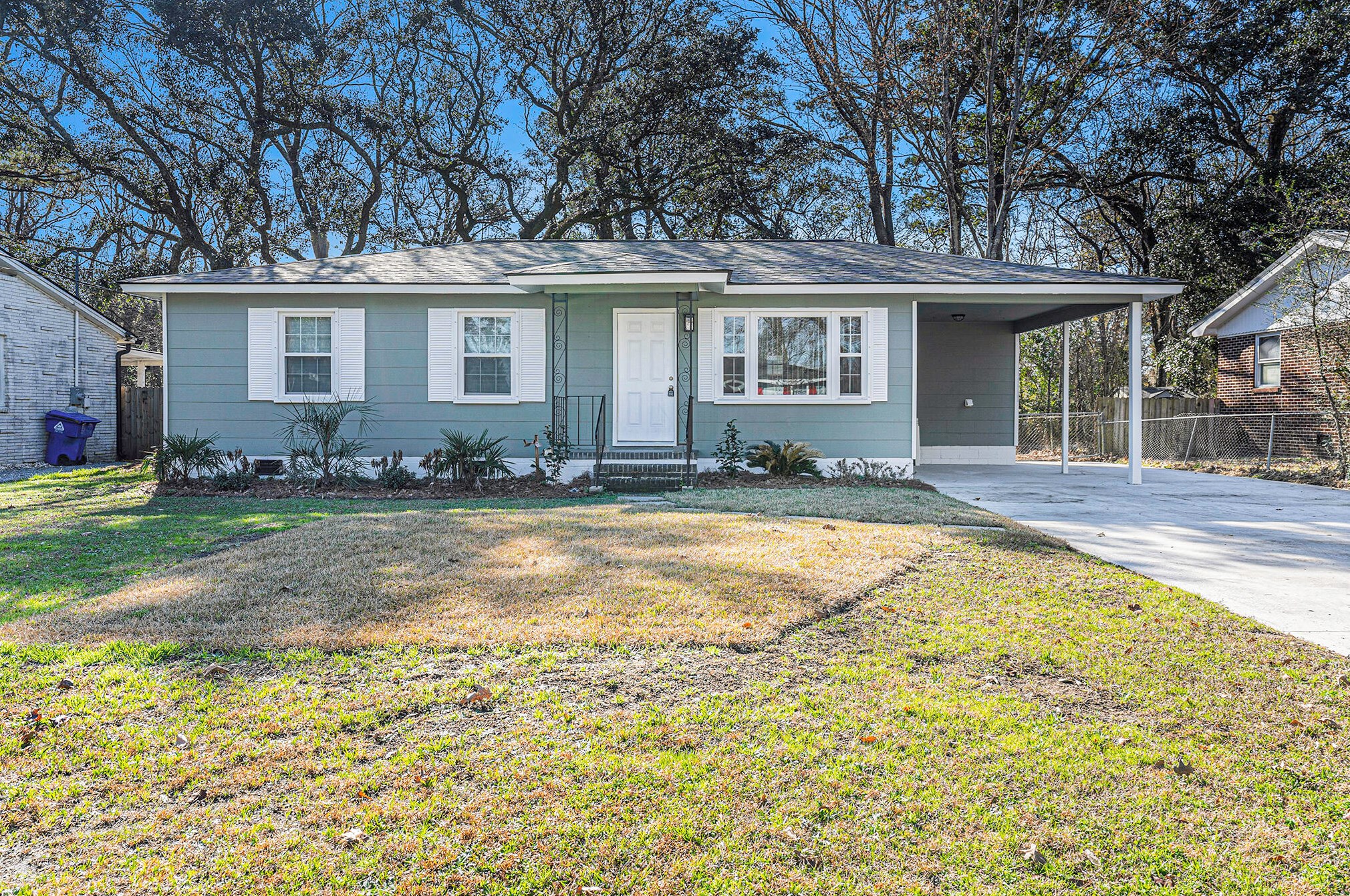 2471 Lantern St, Charleston SC  29414-4819 exterior