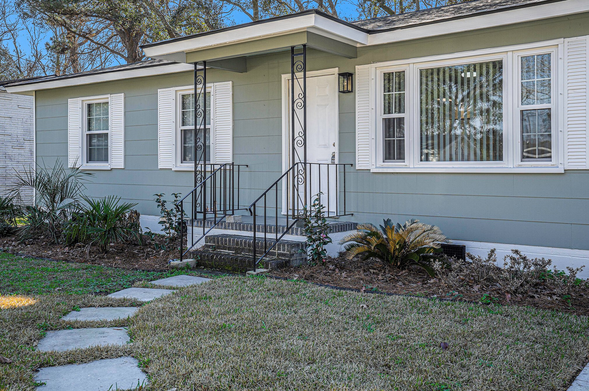 2471 Lantern St, Charleston SC  29414-4819 exterior