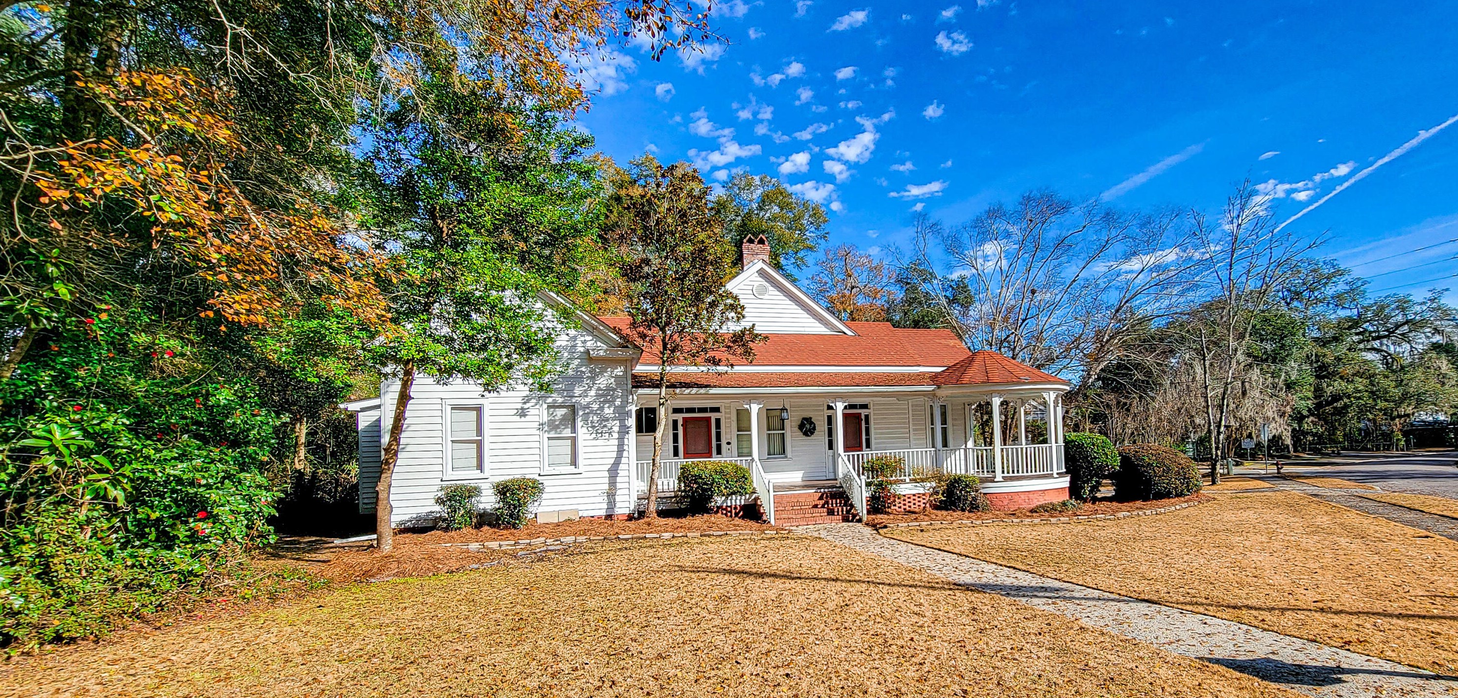 305 Church St, Walterboro, SC 29488-3080