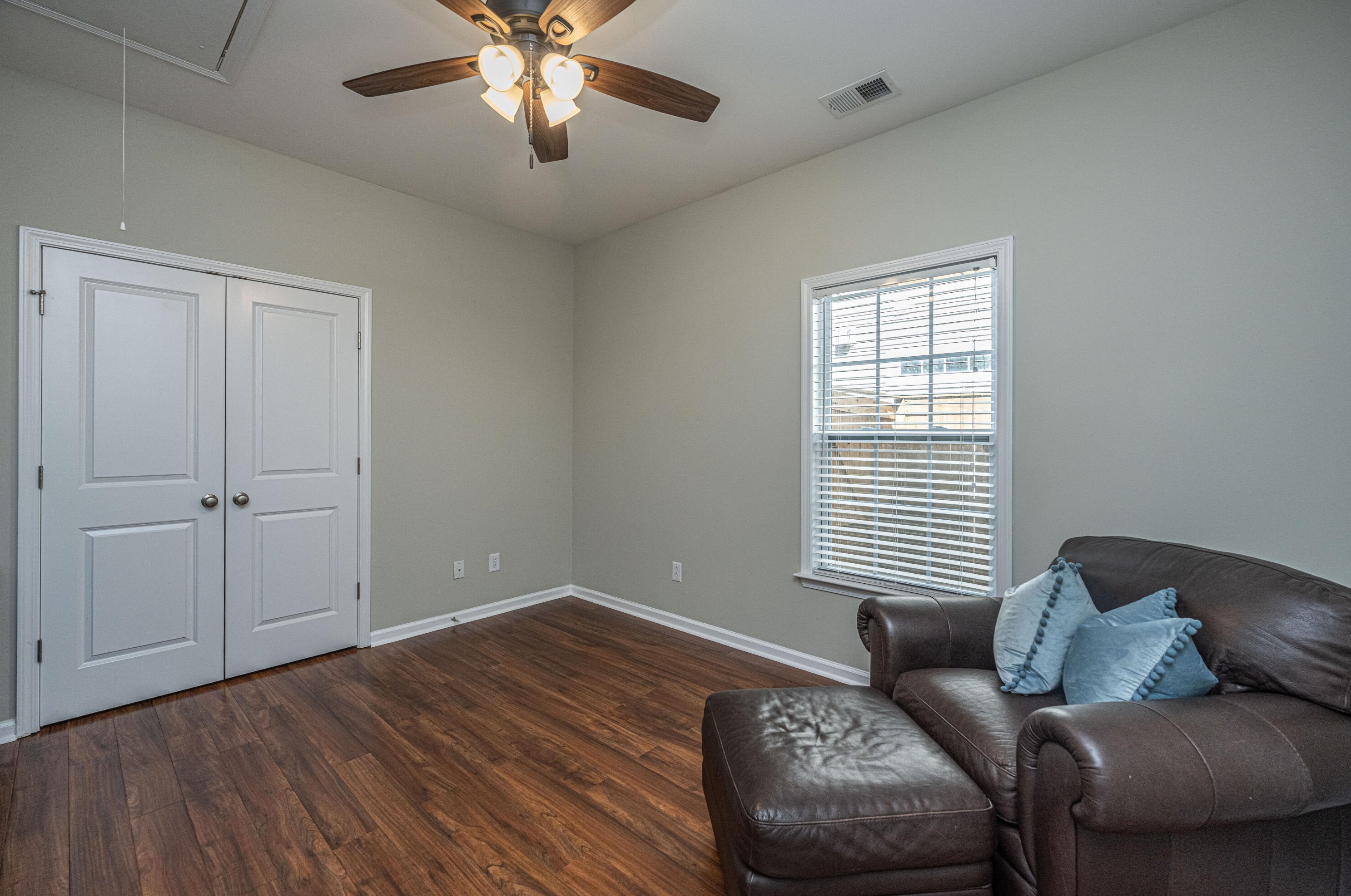 5459 Kings River Dr, Charleston SC  29420-7472 exterior