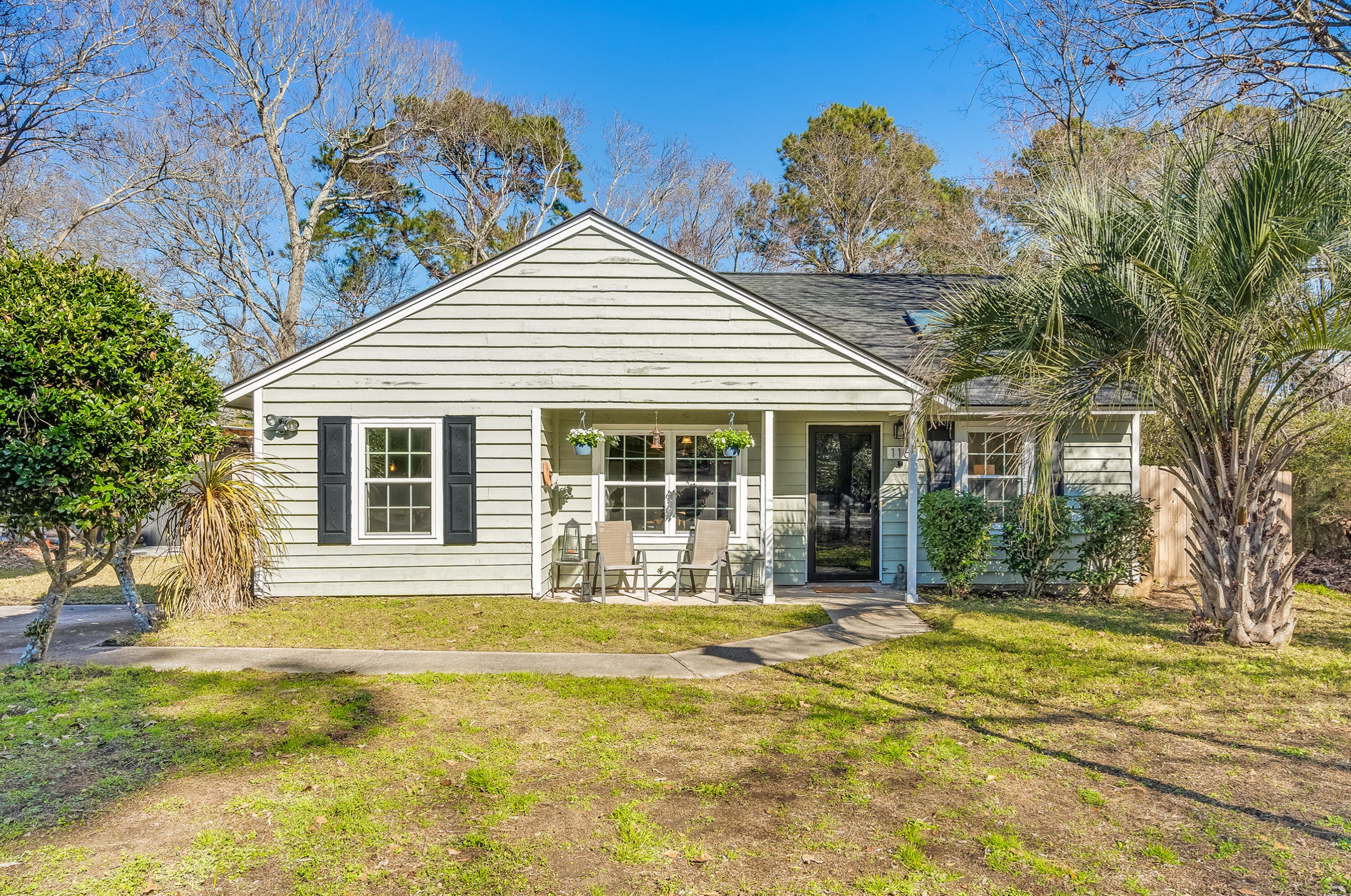 1161 Oakcrest Dr, Charleston, SC 29412-9312