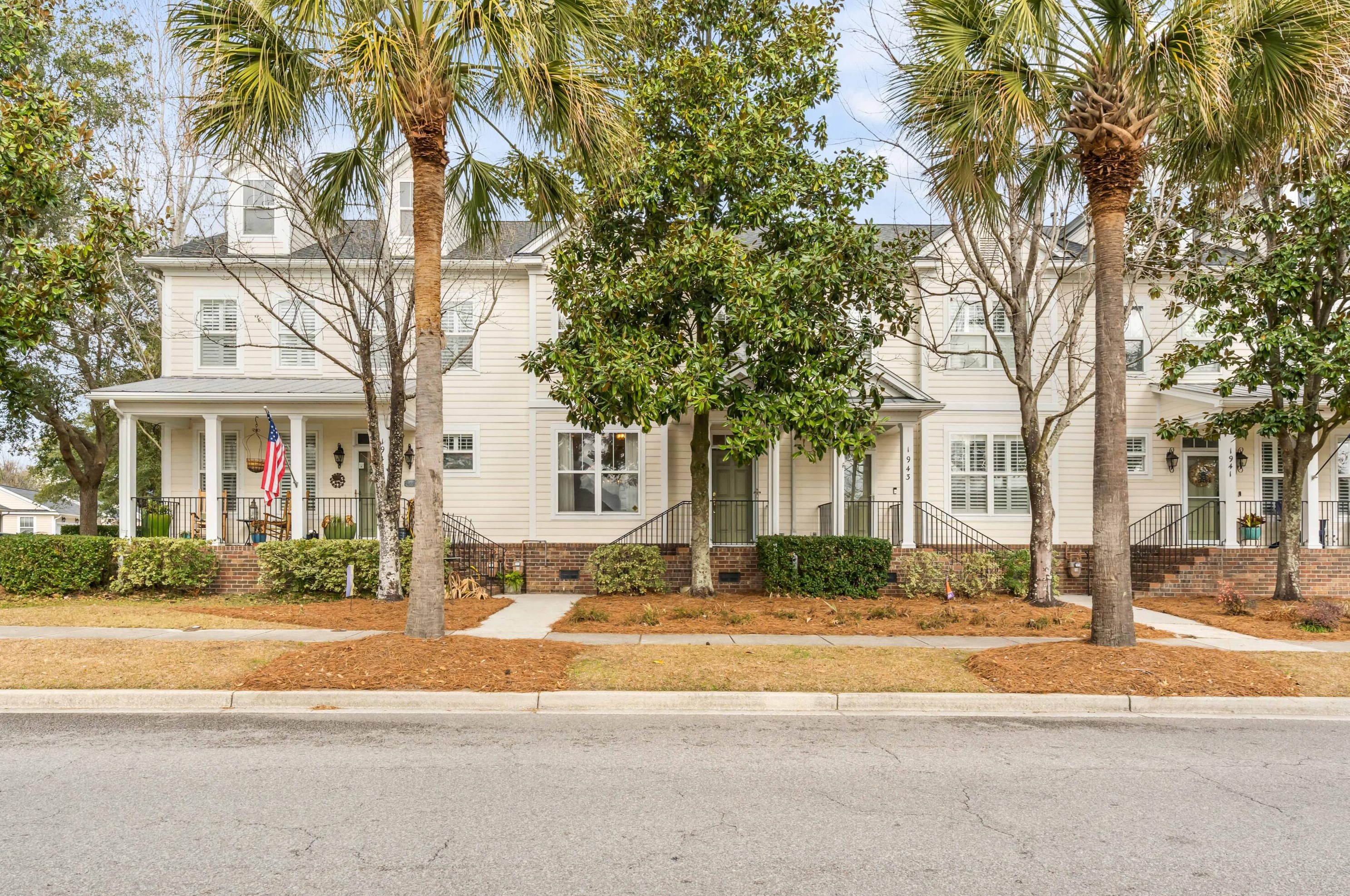 1945 Pierce St, Charleston, SC 29492-7982