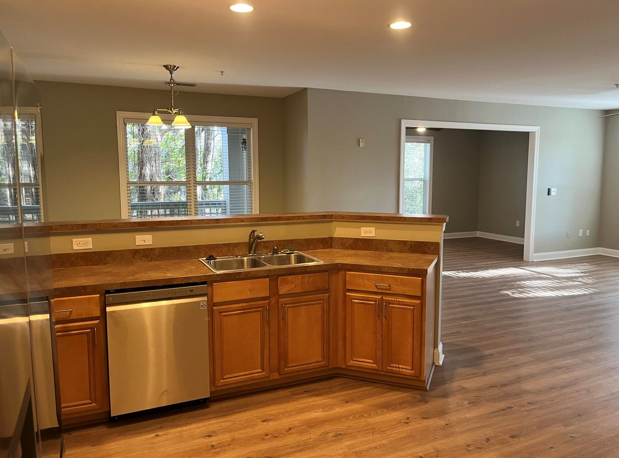 2244 Ashley Crossing Dr #514, Charleston, SC 29414
