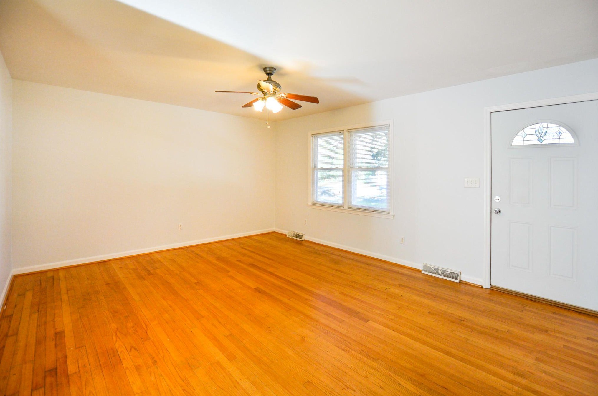 1303 Camp Rd, Charleston SC  29412-9213 exterior
