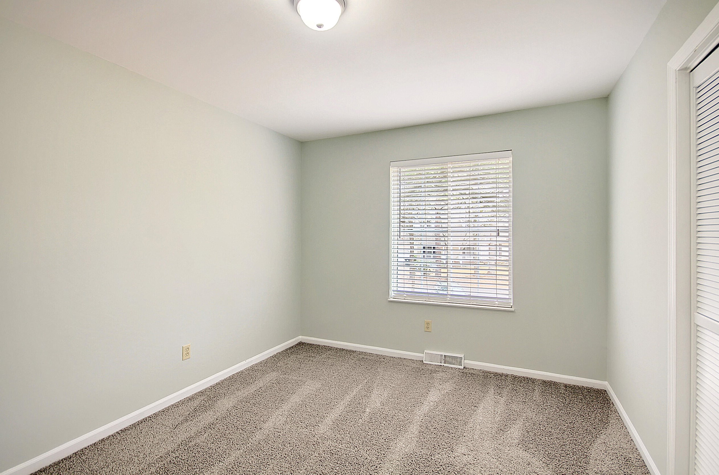115 Garbon Dr, Summerville SC  29485-7425 exterior