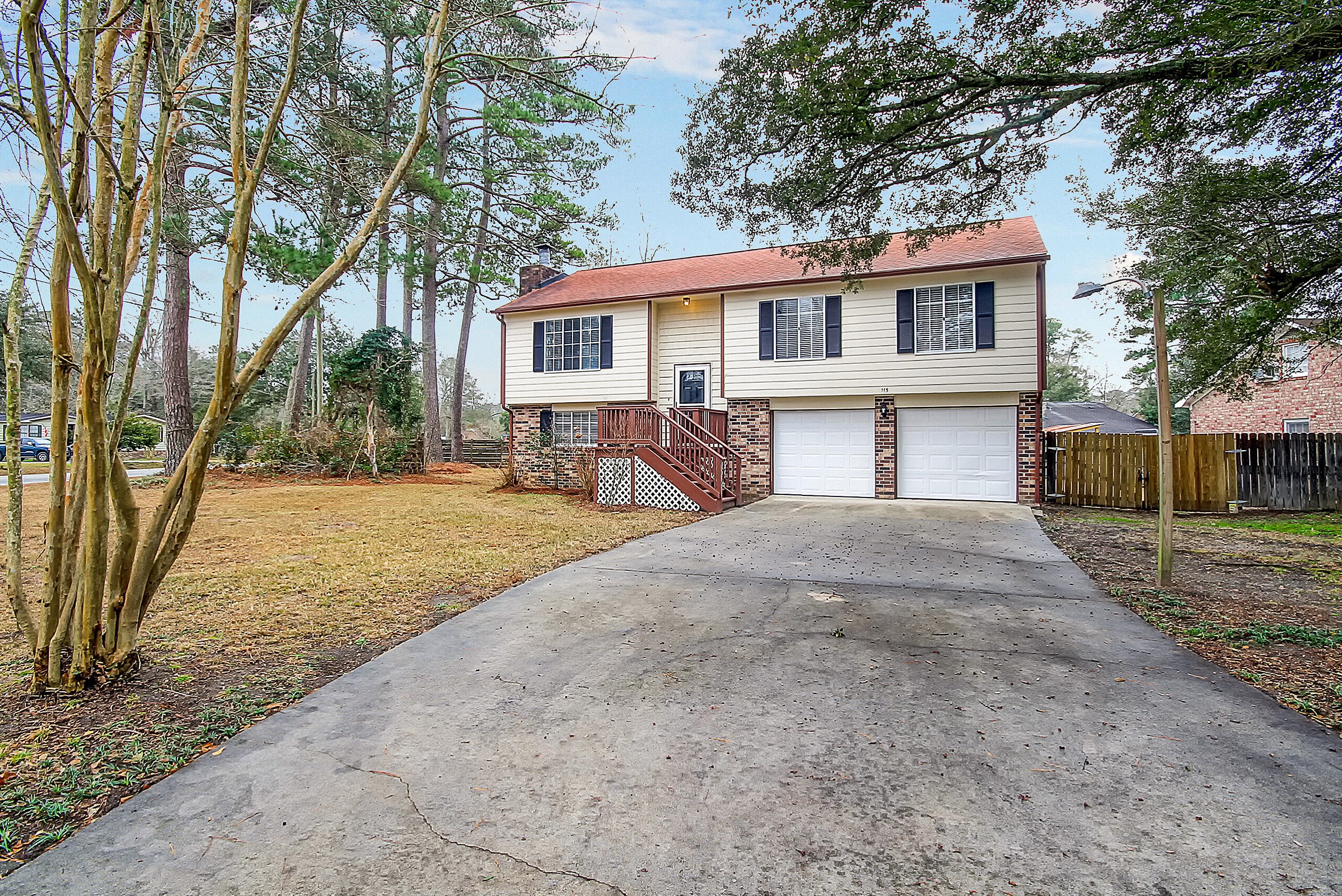 115 Garbon Dr, Summerville SC  29485-7425 exterior