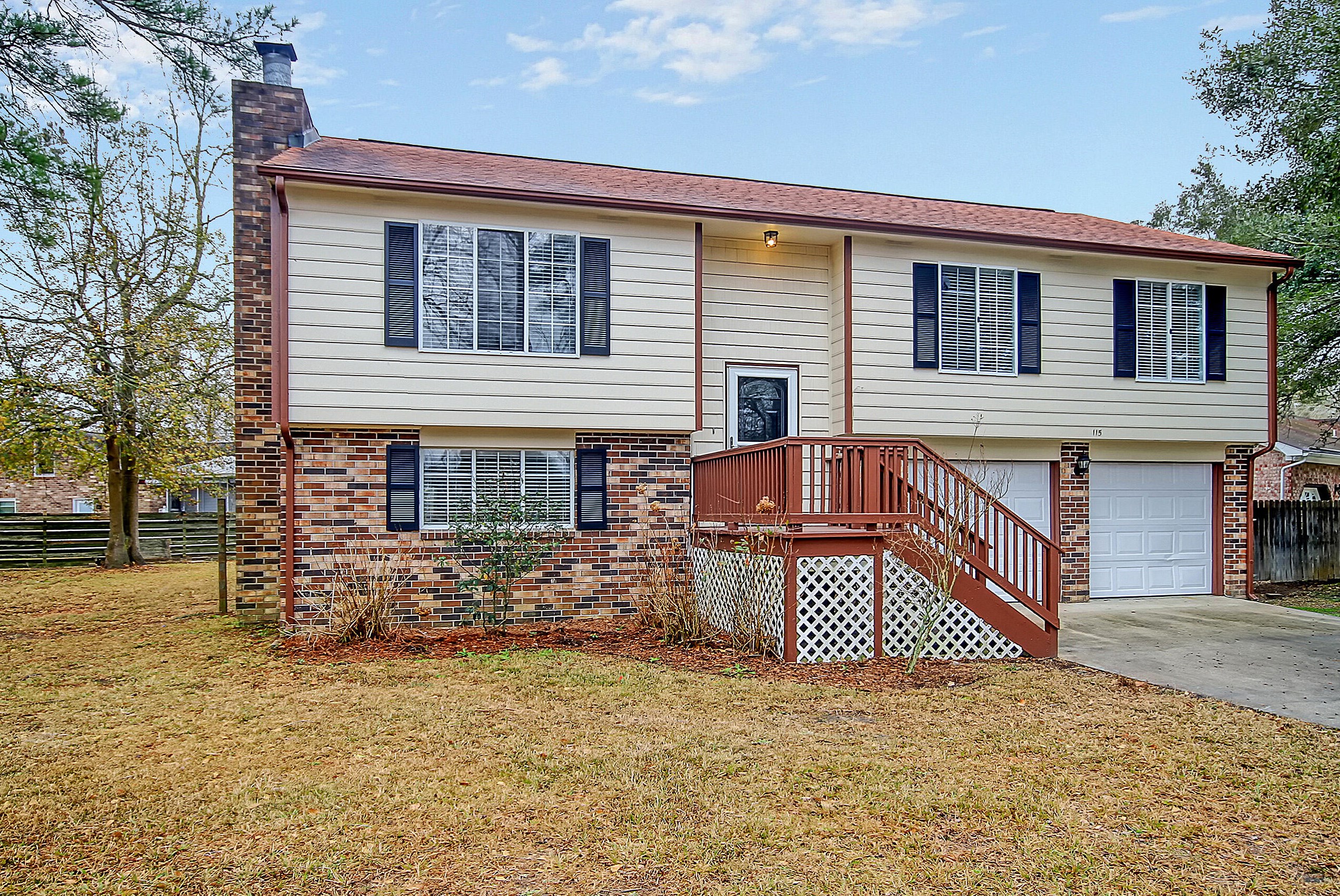 115 Garbon Dr, Summerville SC  29485-7425 exterior