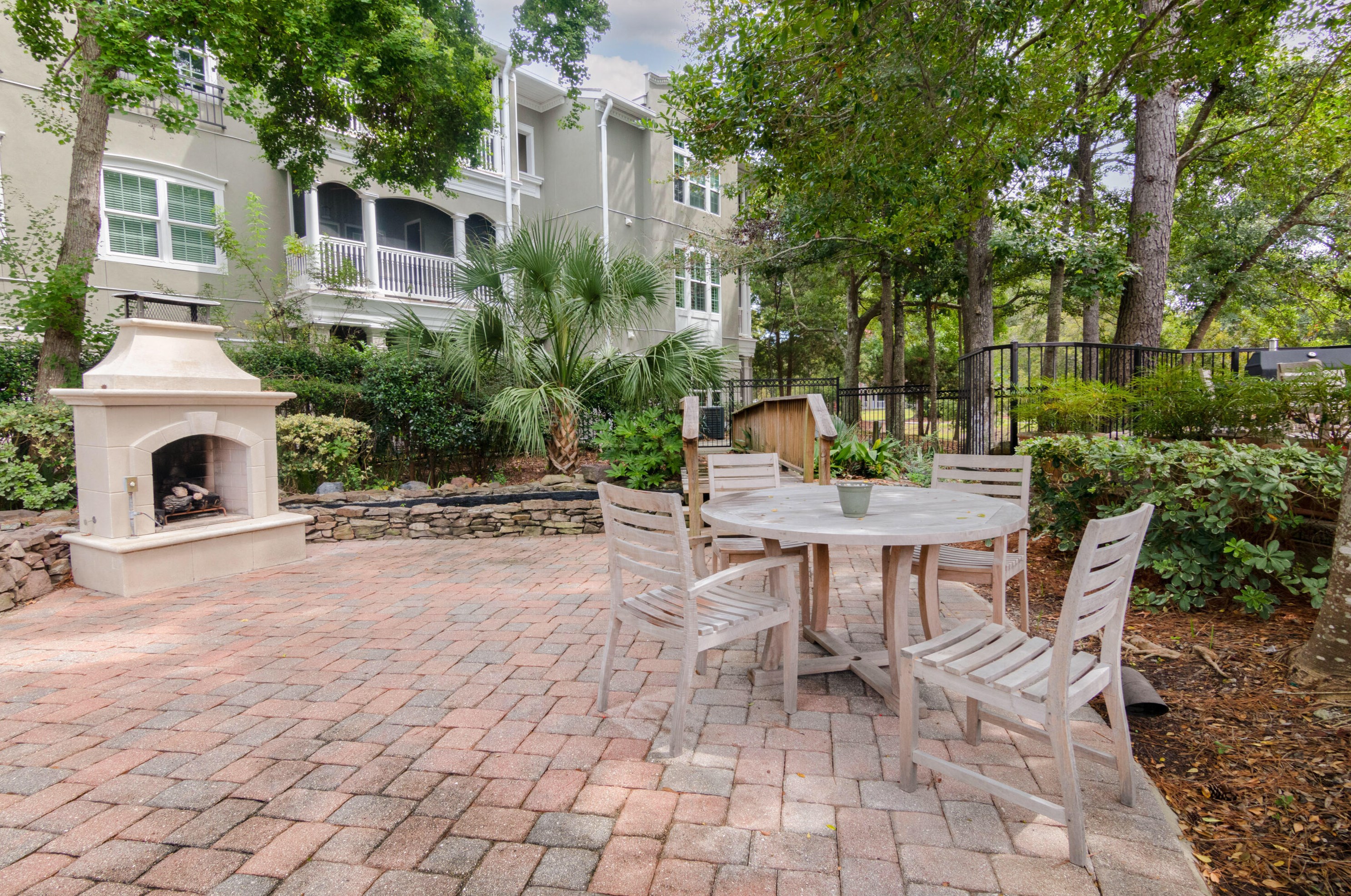 1611 Telfair Way, Charleston SC  29412-2379 exterior