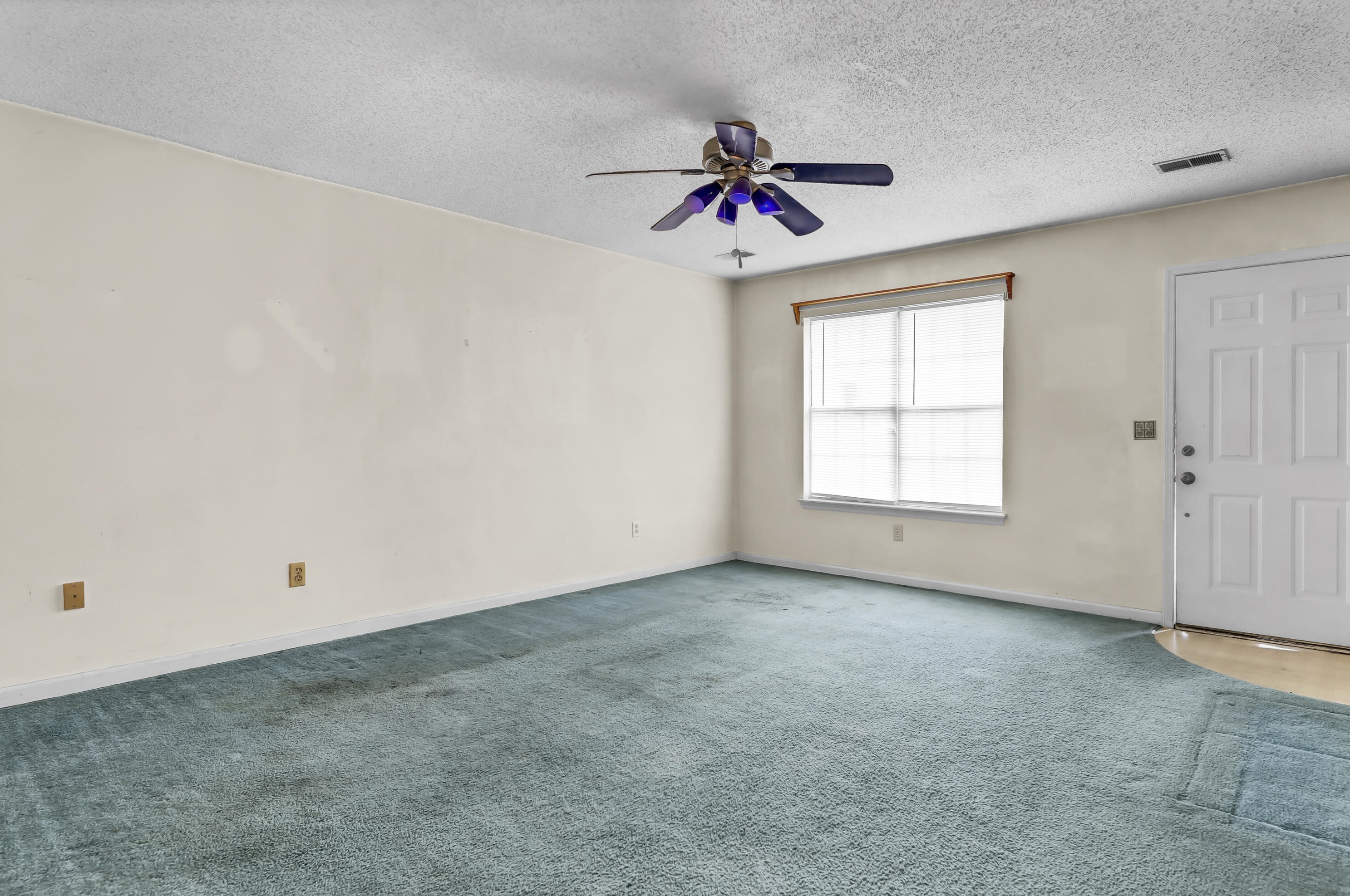 106 Lacey Ct, Moncks Corner, SC 29461-3594