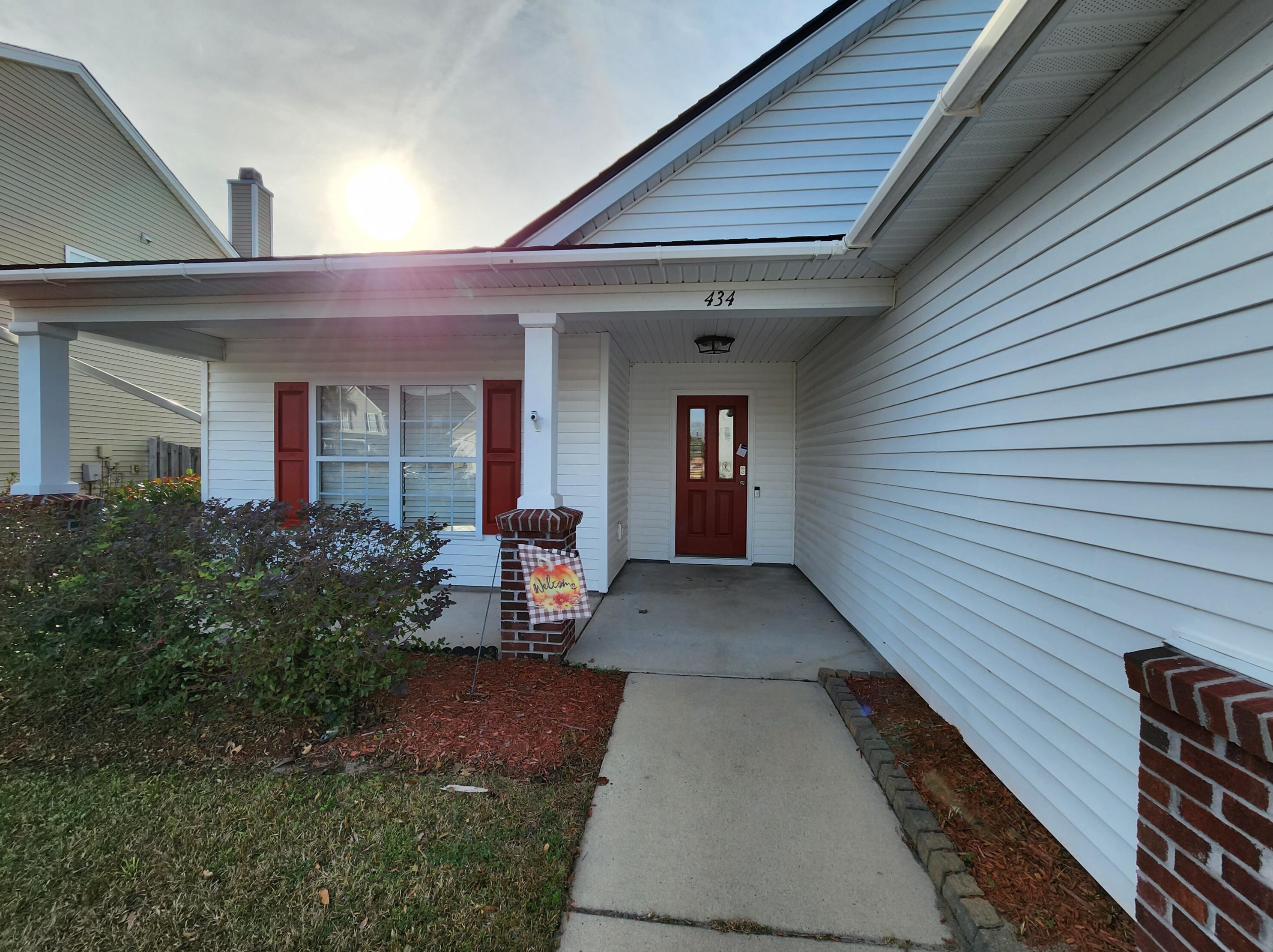 434 Dovetail Cir, Summerville SC  29483-7102 exterior
