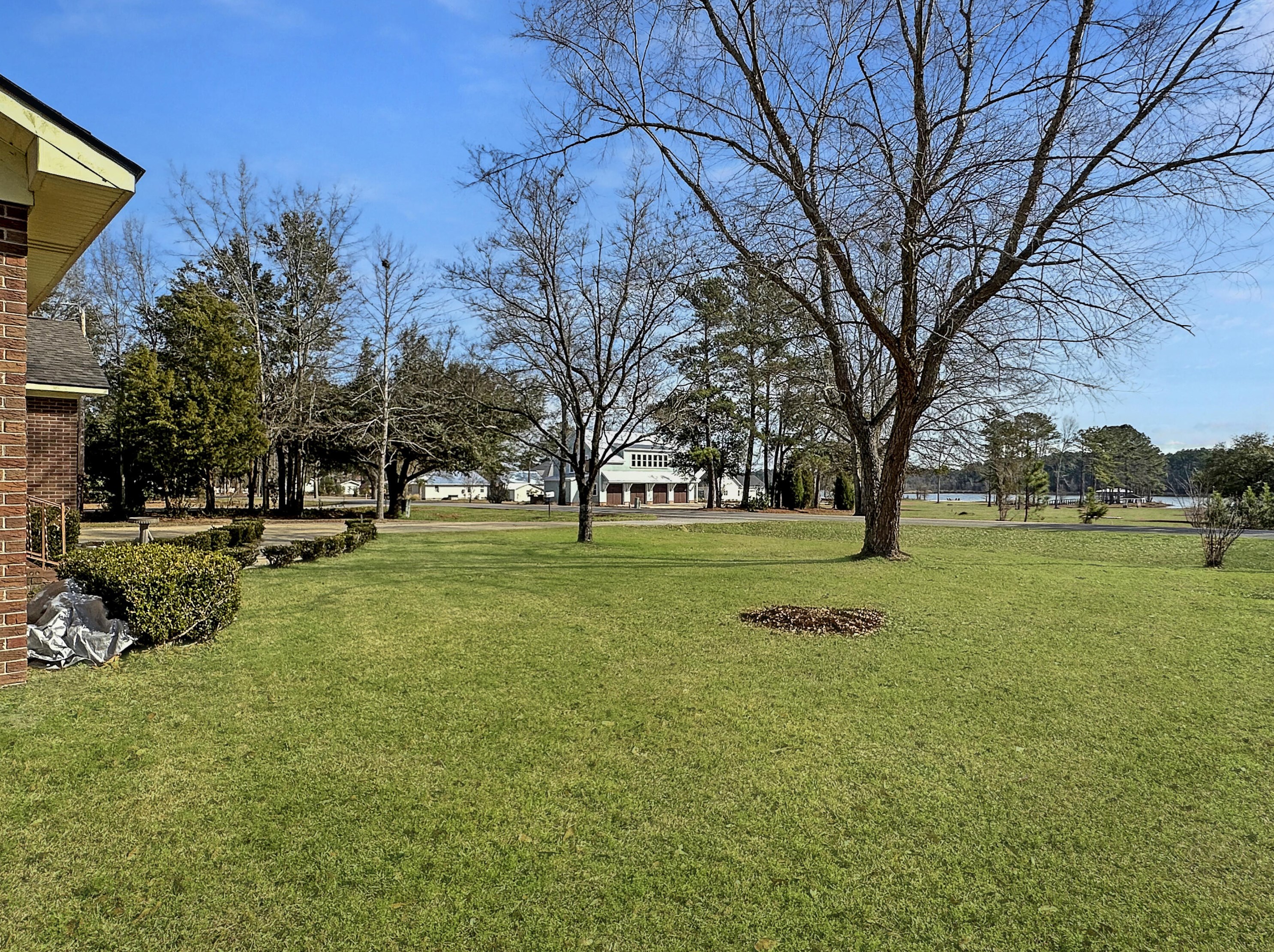 1605 Pinopolis Rd, Moncks Corner SC  29461-5921 exterior