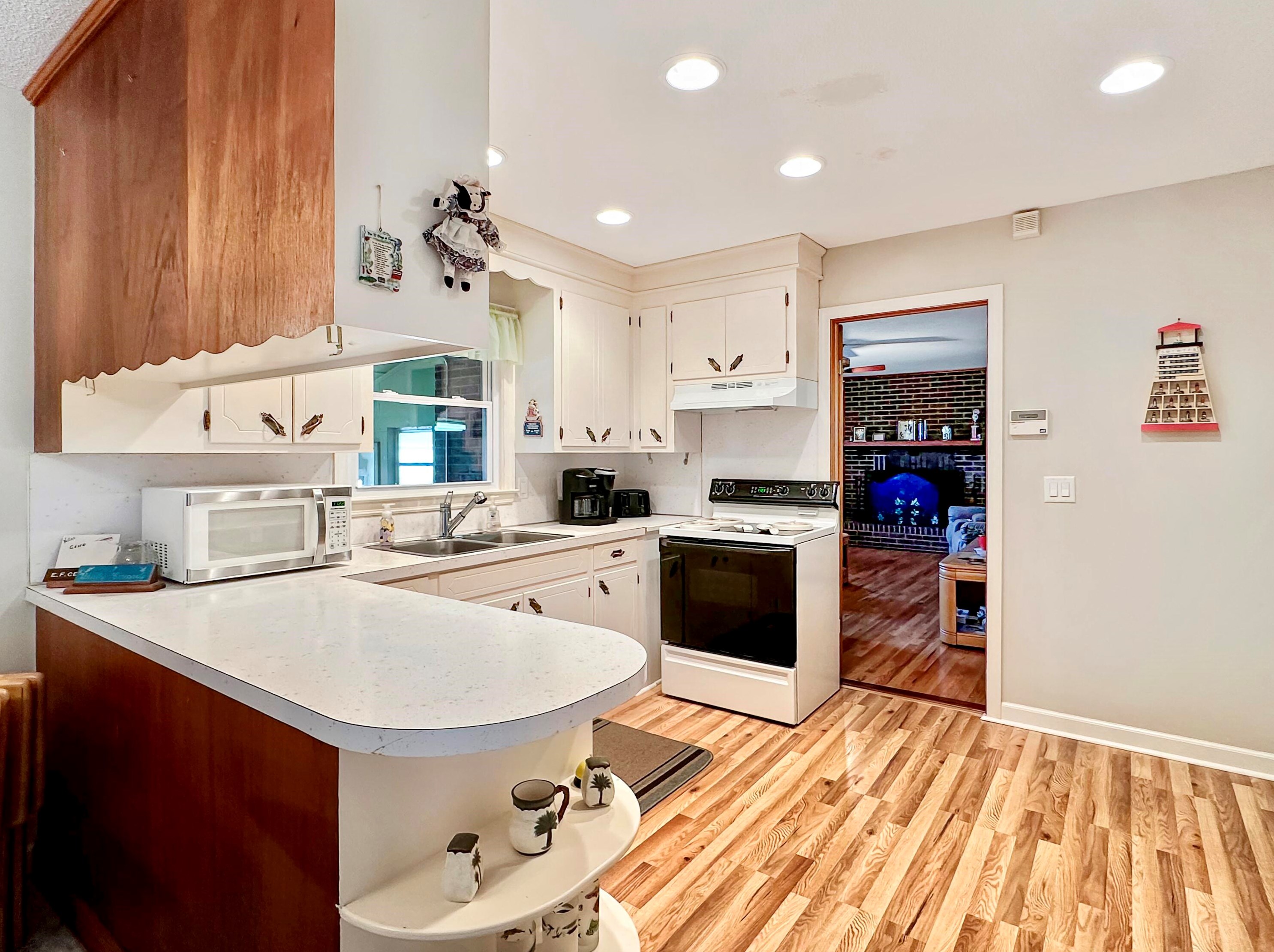1605 Pinopolis Rd, Moncks Corner SC  29461-5921 exterior