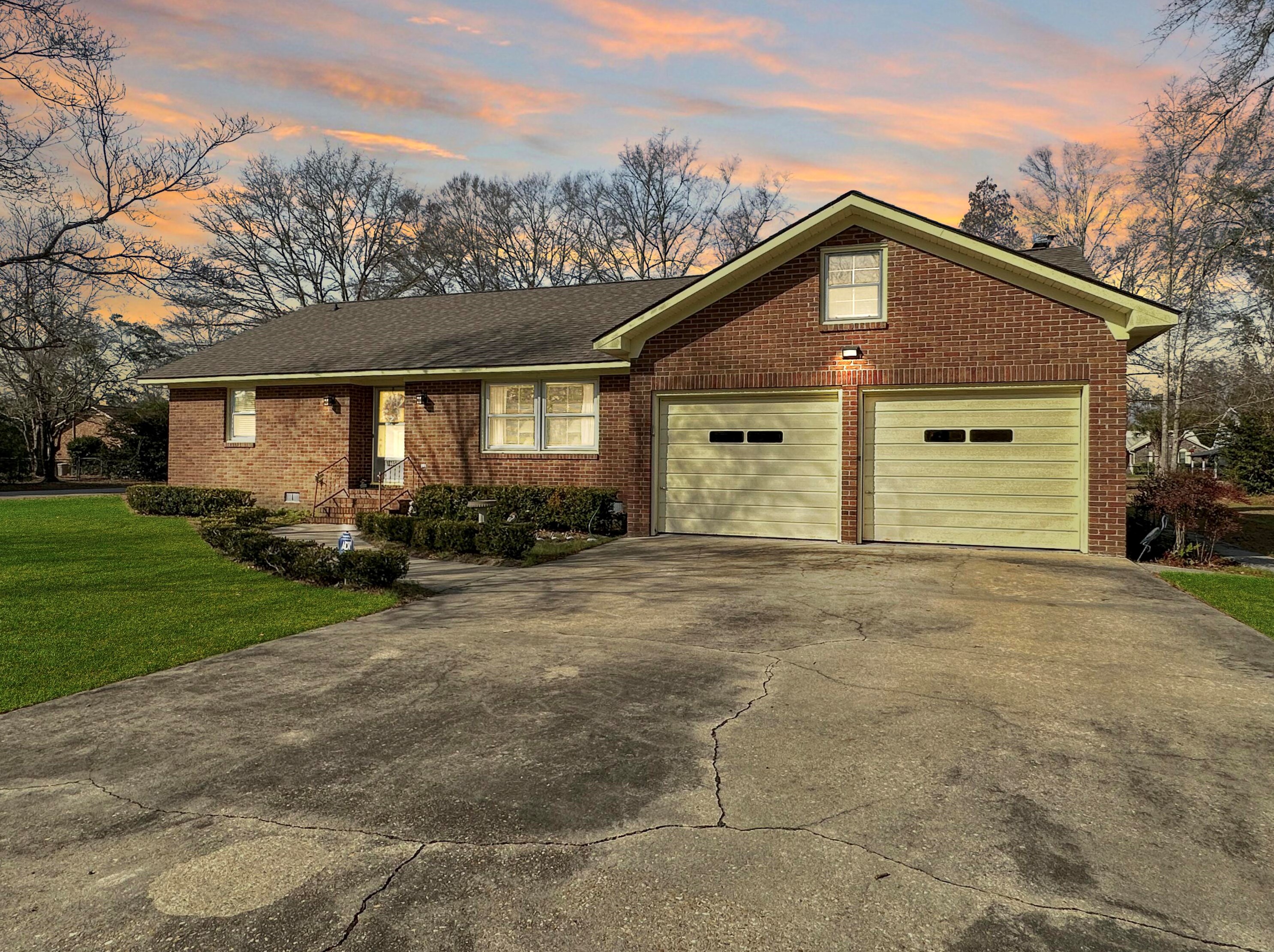 1605 Pinopolis Rd, Moncks Corner SC  29461-5921 exterior