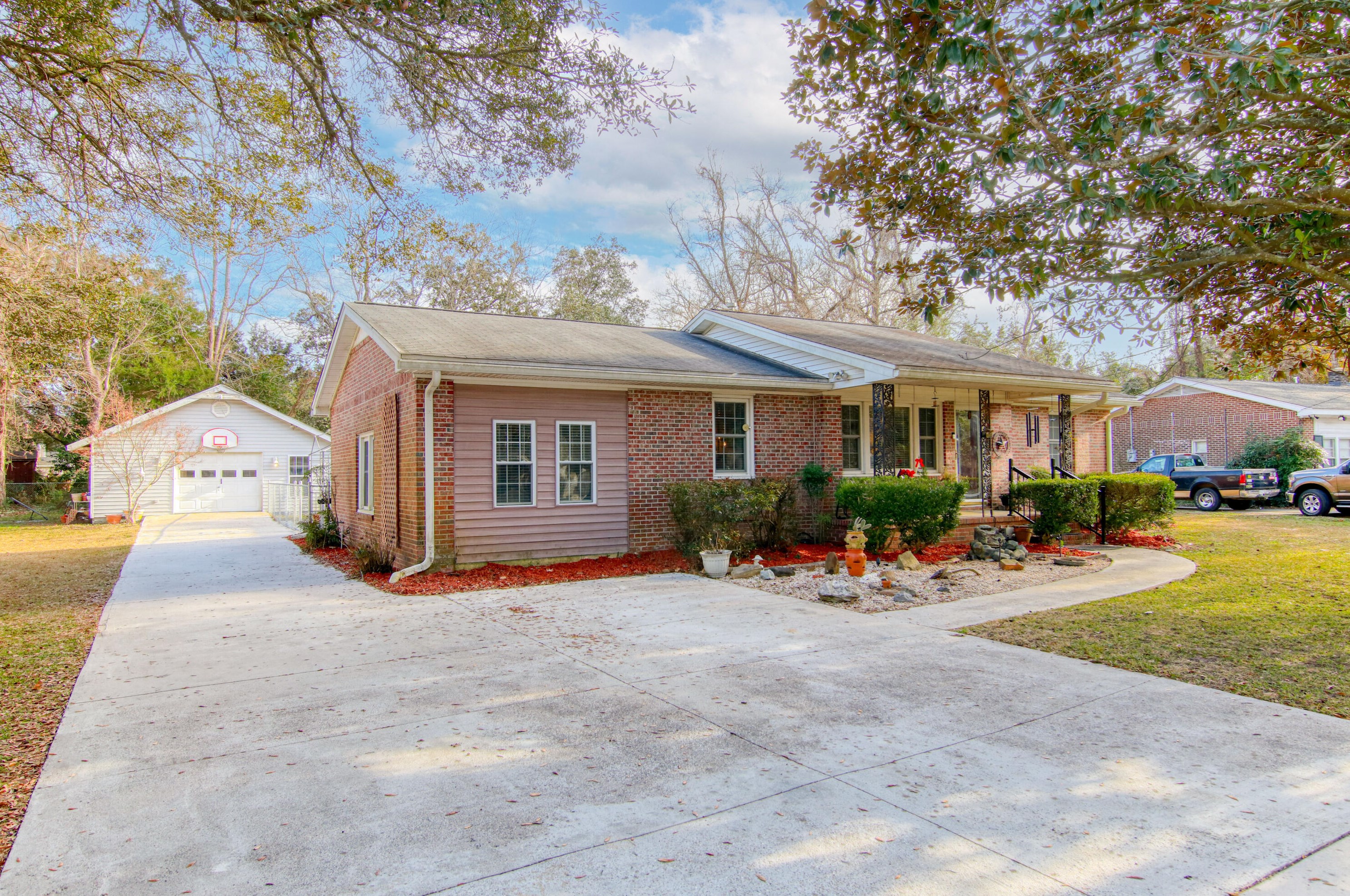 1078 Quail Dr, Charleston, SC 29412